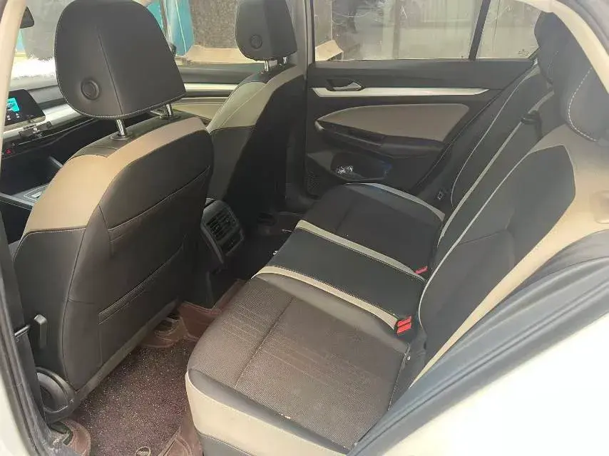 2021 VOLKSWAGEN GOLF thumbnail 4