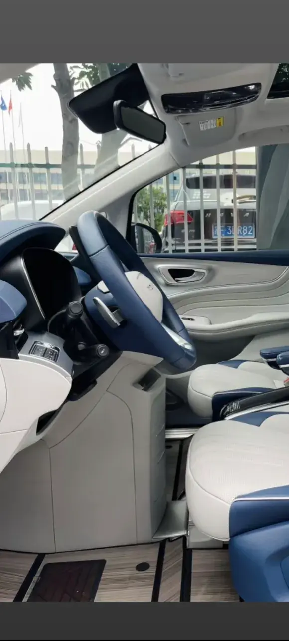 2022 ROEWE IMAX8 thumbnail 3