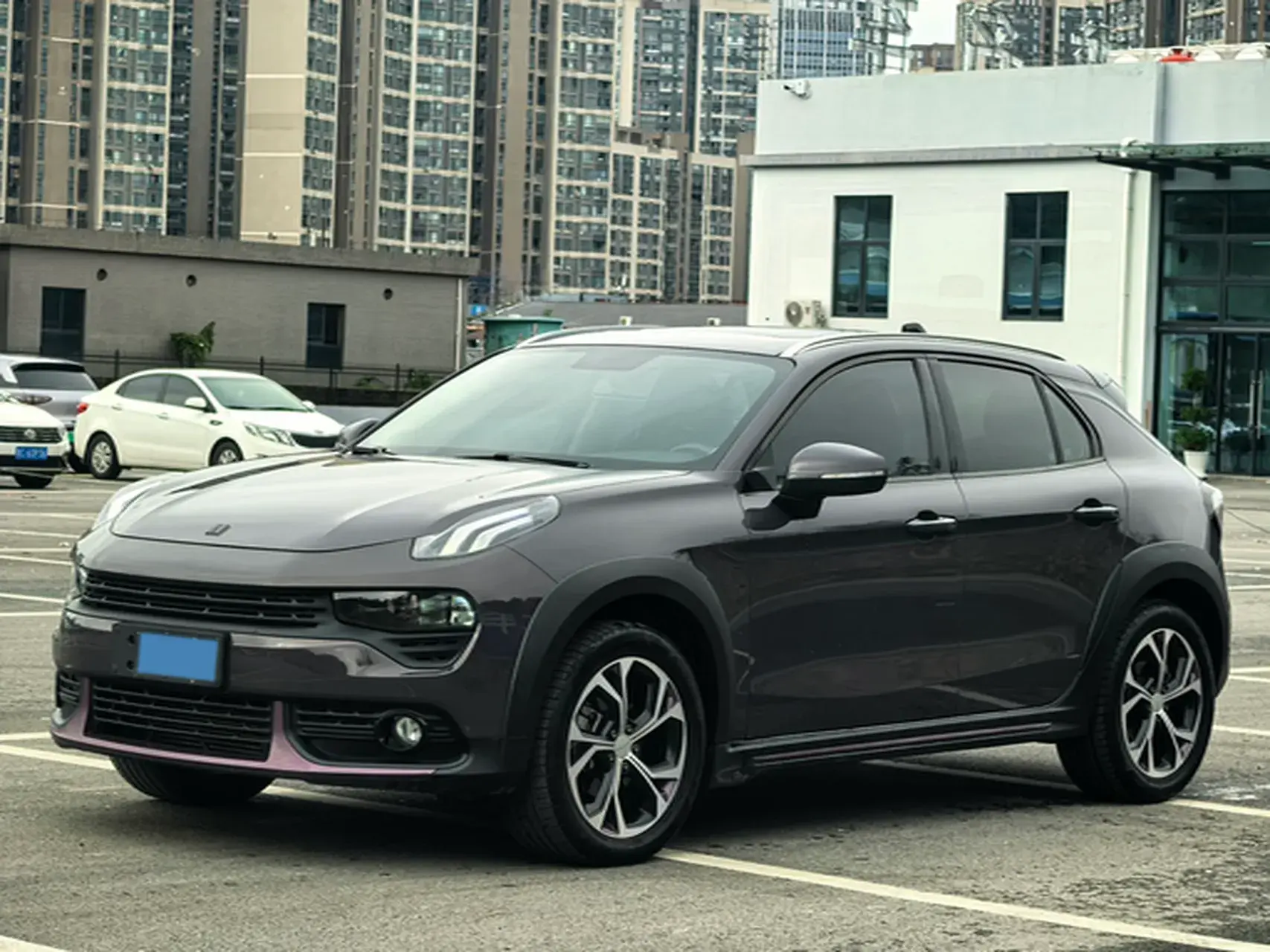 2019 LYNK&CO 02 view 1