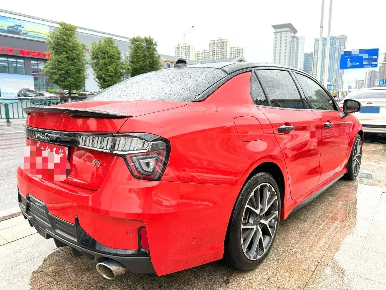 2019 LYNK&CO 03 thumbnail 4