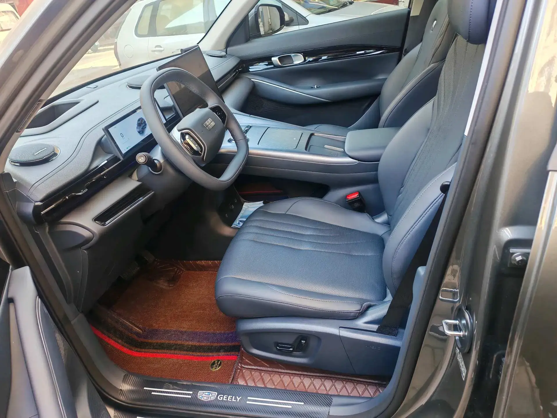 2023 GEELY GALAXY thumbnail 3