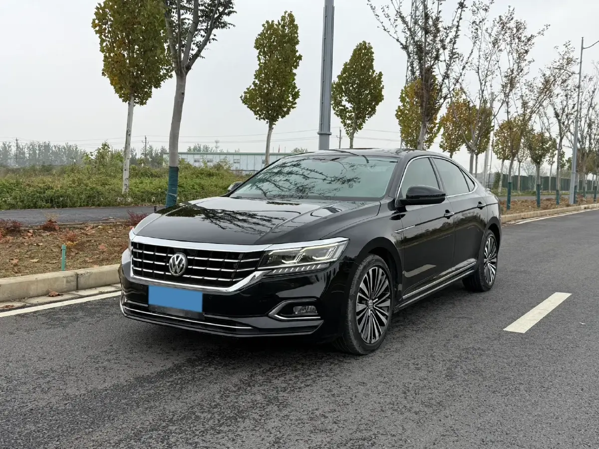 2019 Volkswagen Passat 2.0T 186HP L4 7DCT