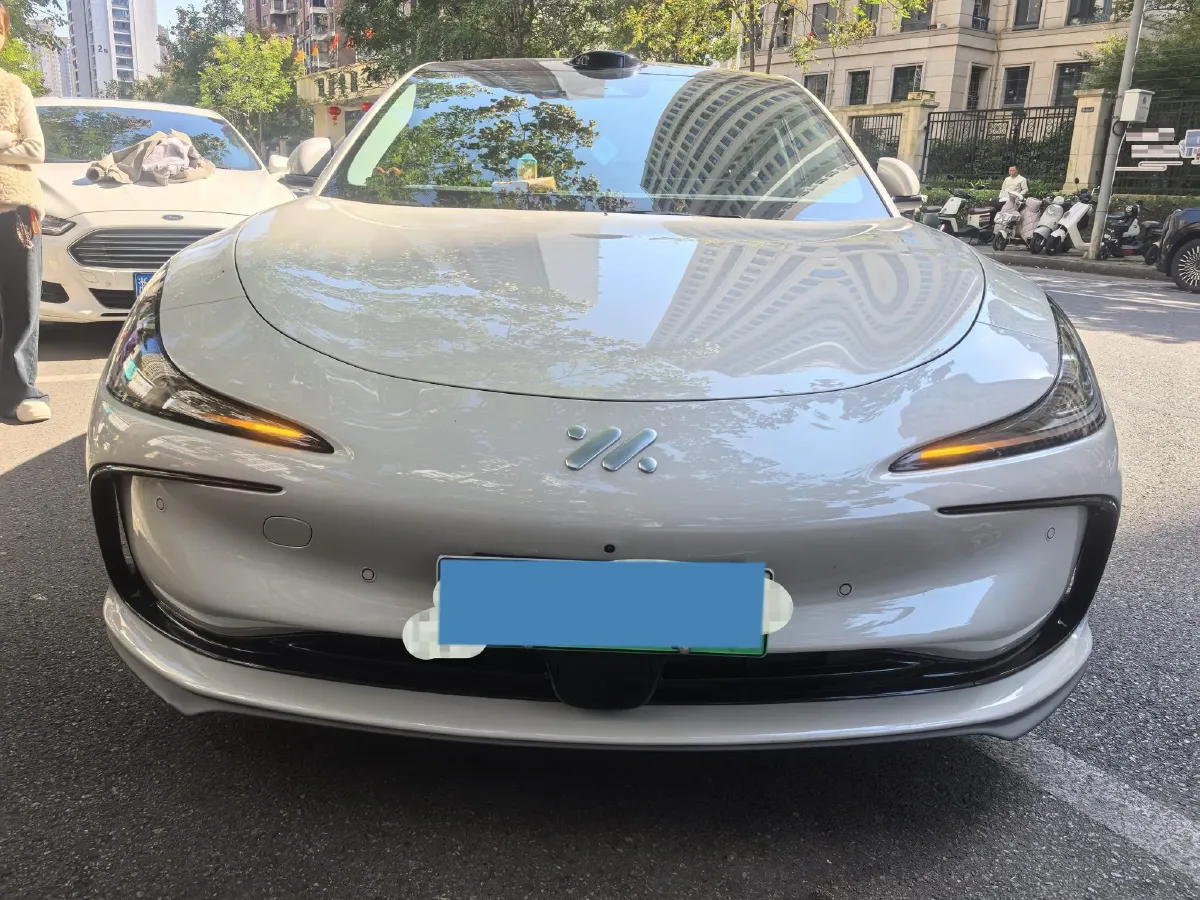 2024 IM L6 BEV 75KWH,autocango,china used car exporter,china ev exporter,chinese used car exporter,chinese used ev exporter