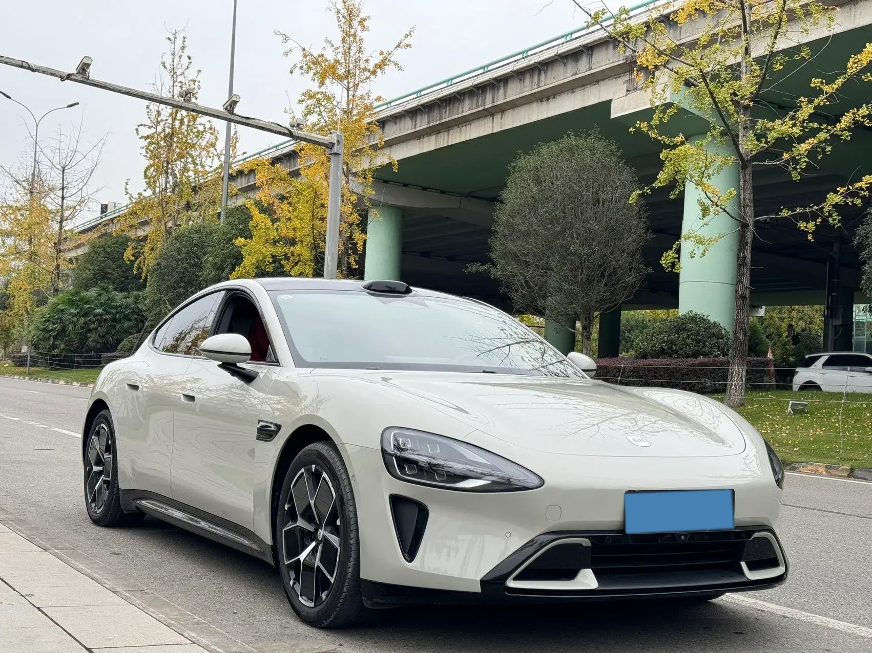 2024 MI SU7 thumbnail 3