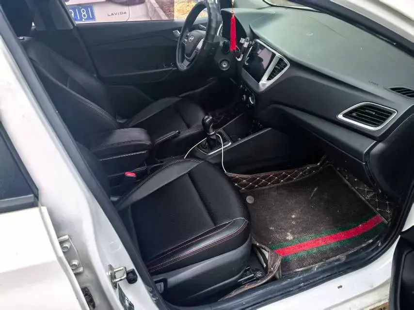 2016 HYUNDAI VERNA thumbnail 3