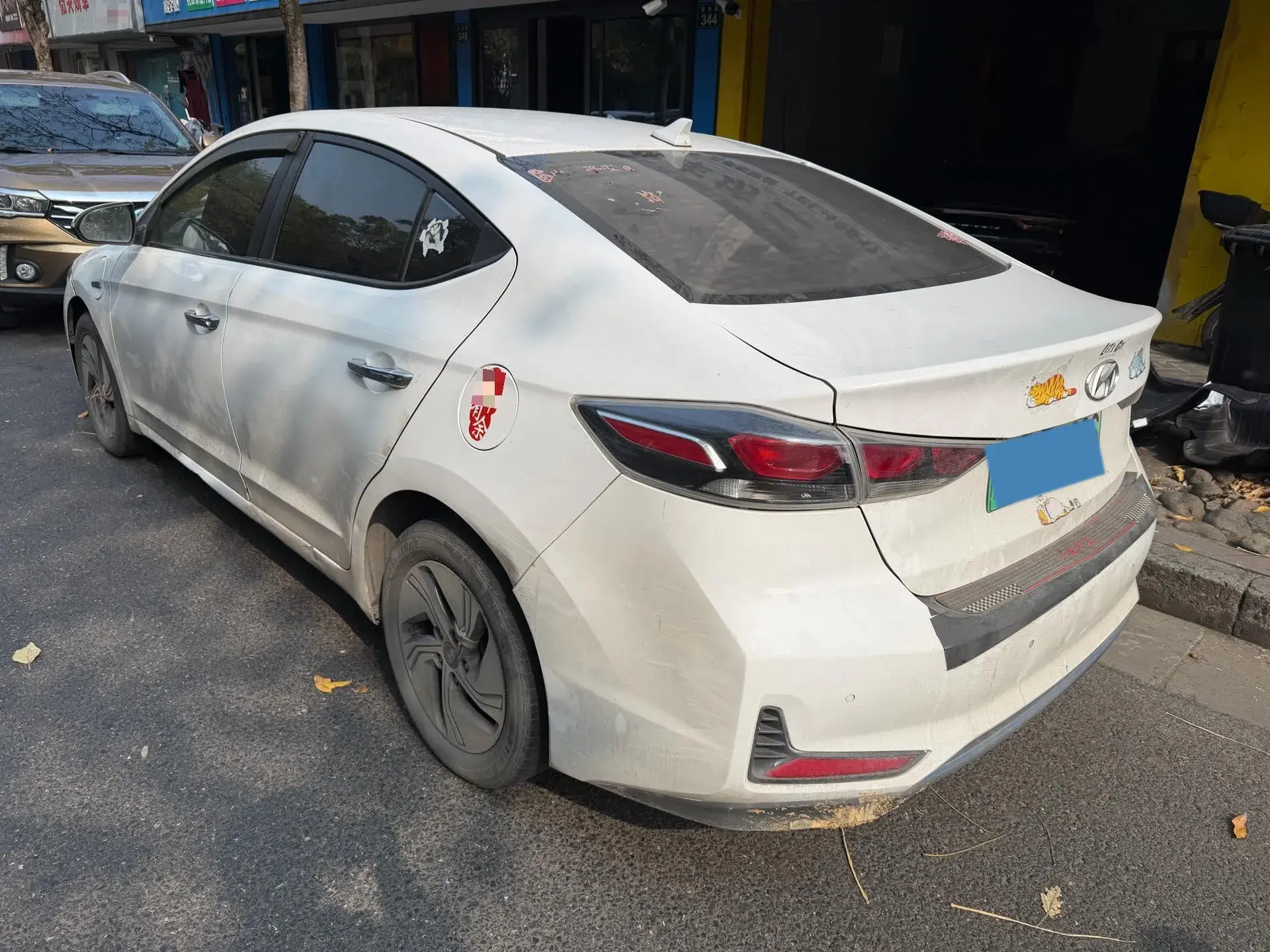 2019 HYUNDAI ELANTRA thumbnail 4