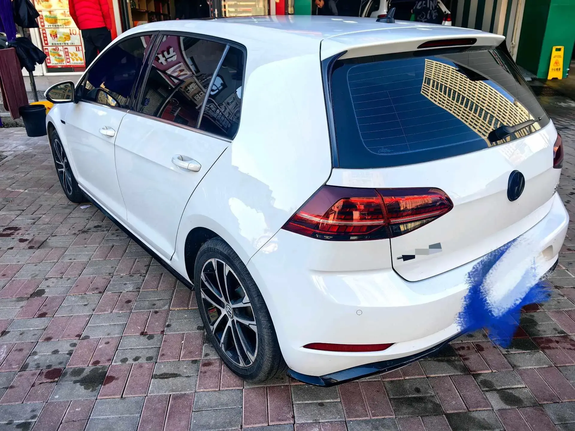 2019 VOLKSWAGEN GOLF thumbnail 3