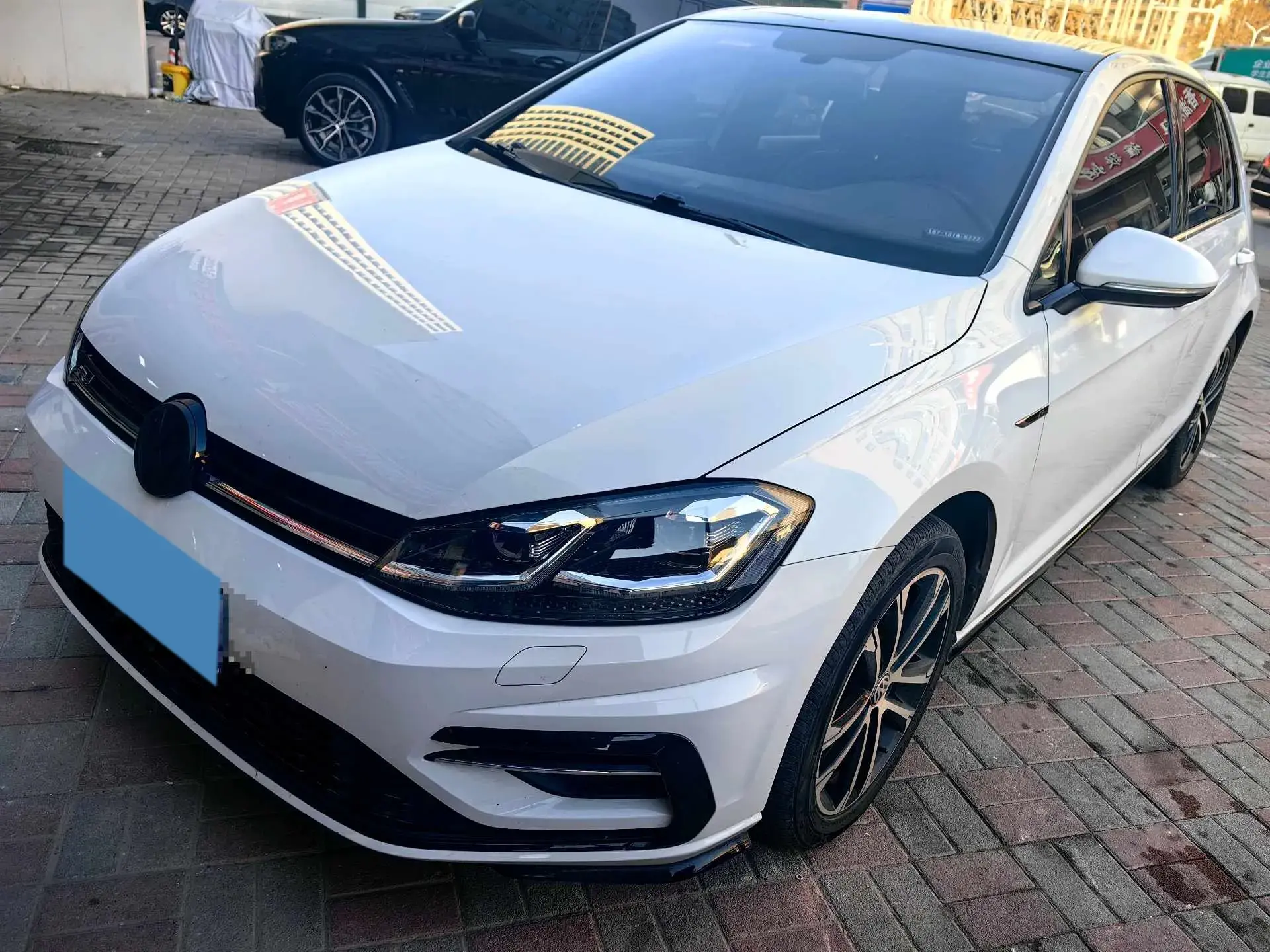 2019 VOLKSWAGEN GOLF view 1