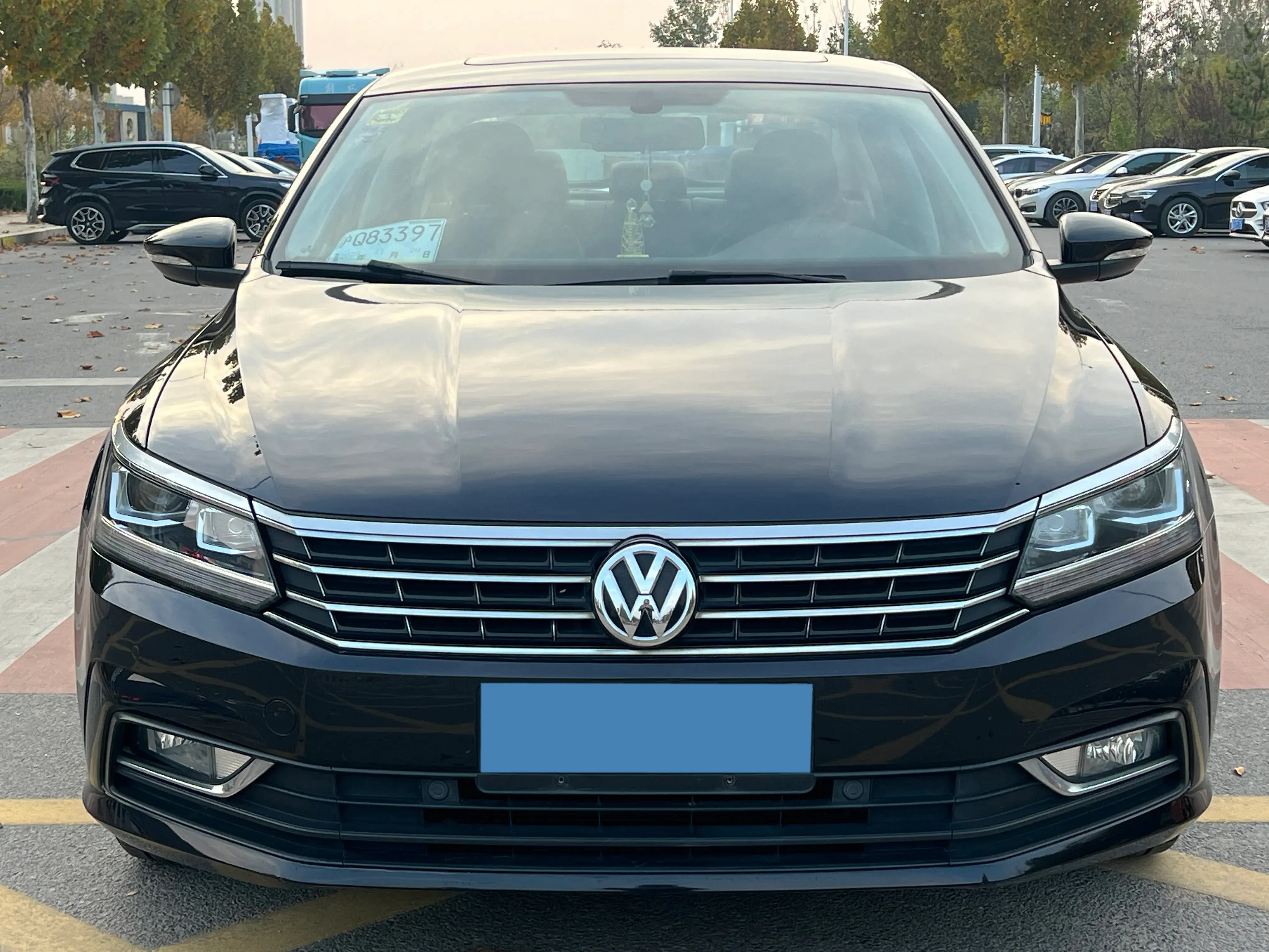 2017 VOLKSWAGEN PASSAT thumbnail 2