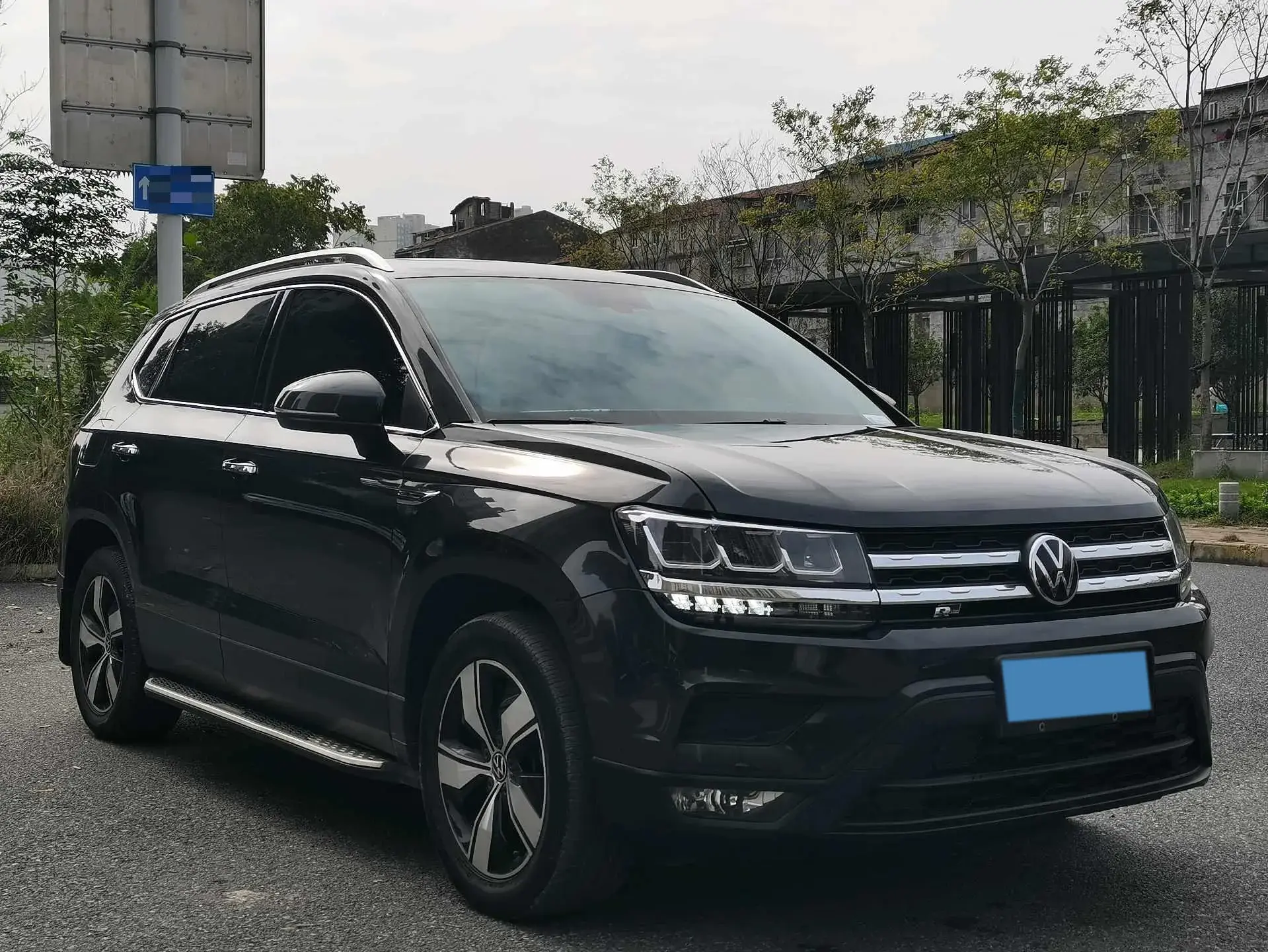 2021 VOLKSWAGEN THARU thumbnail 4