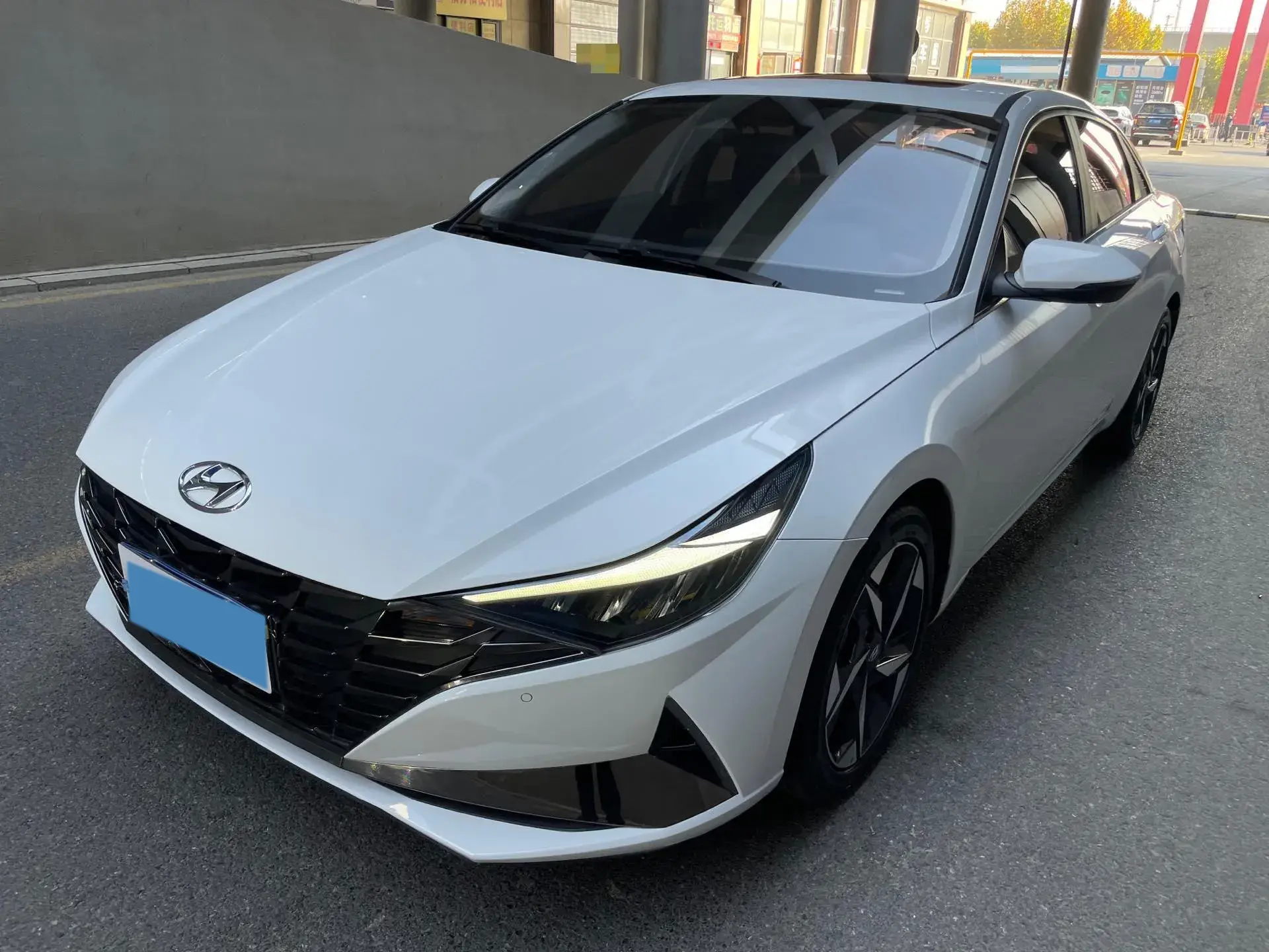 2022 HYUNDAI ELANTRA view 1