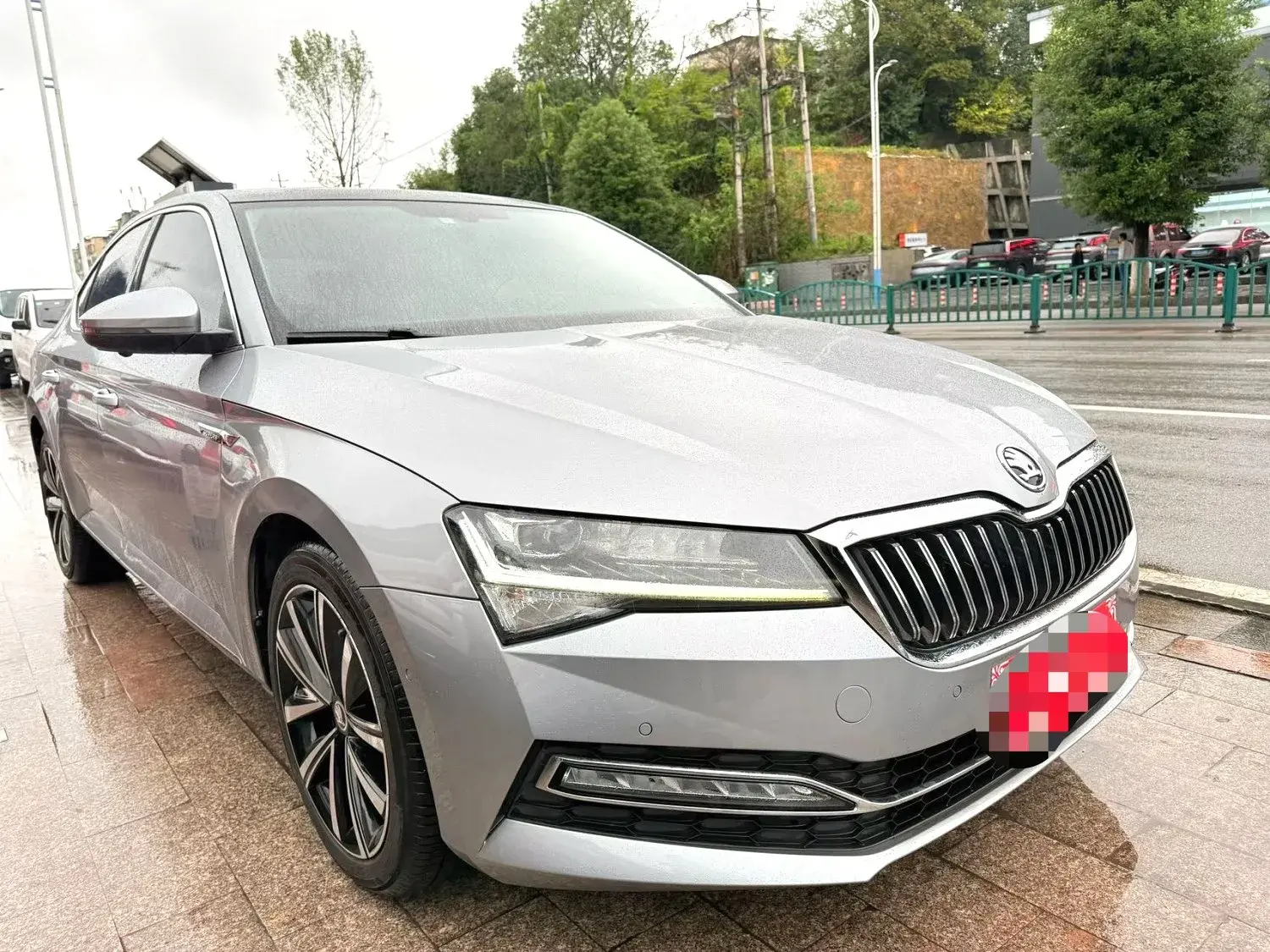 2019 SKODA SUPERB thumbnail 3