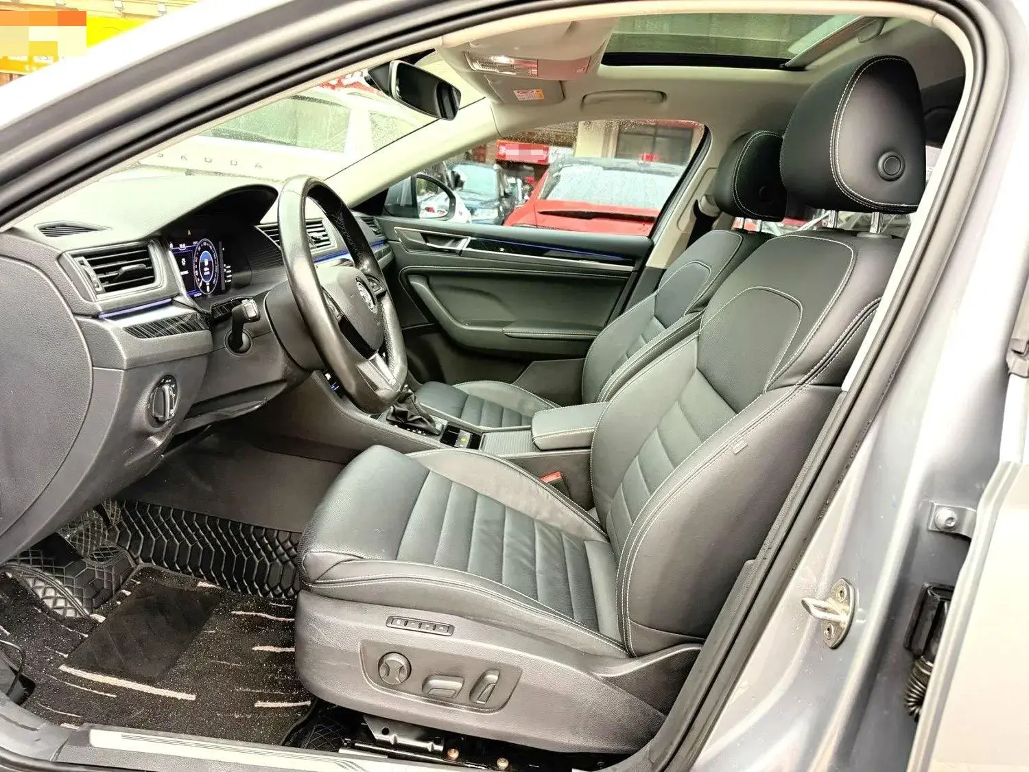 2019 SKODA SUPERB thumbnail 4