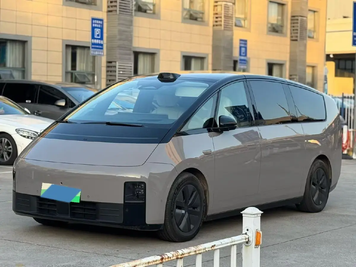 2024 Li MEGA BEV 102.7KWH