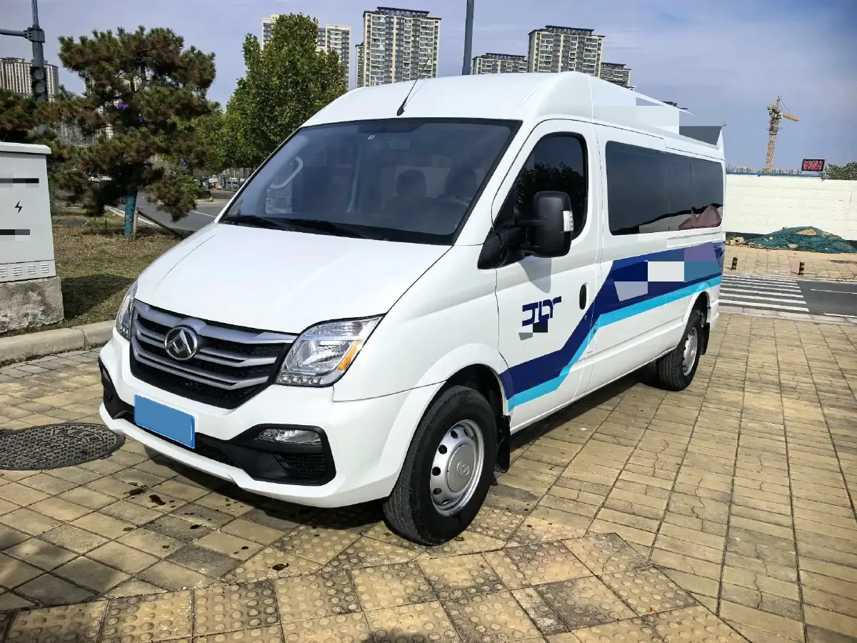 2023 MAXUS XinTu V80 2.0T 127HP L4 6MT