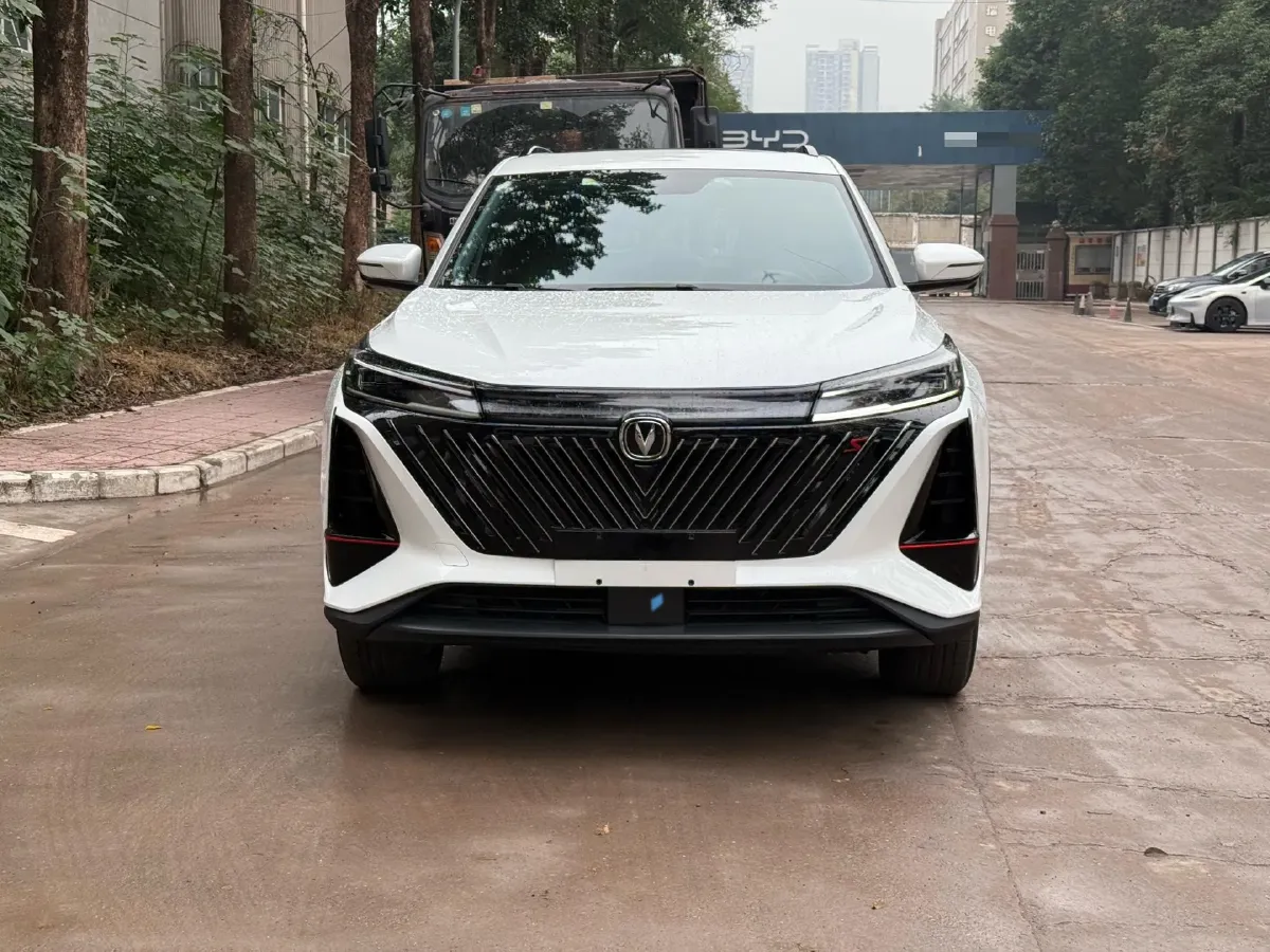 2021 ChangAn CS75 Plus 1.5T 178HP L4 6AT,autocango,china used car exporter,china ev exporter,chinese used car exporter,chinese used ev exporter