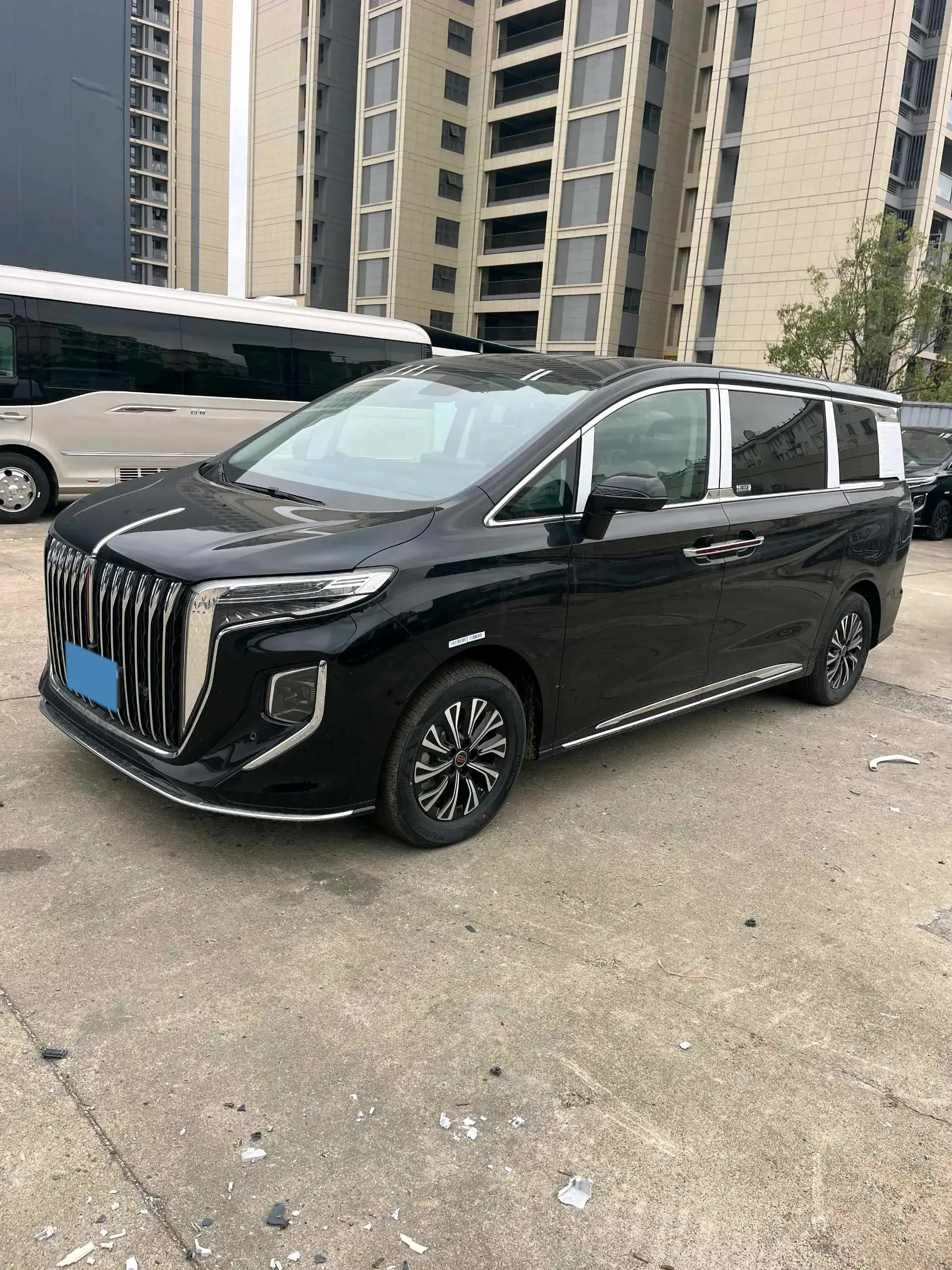 2024 HONGQI HQ9 view 1