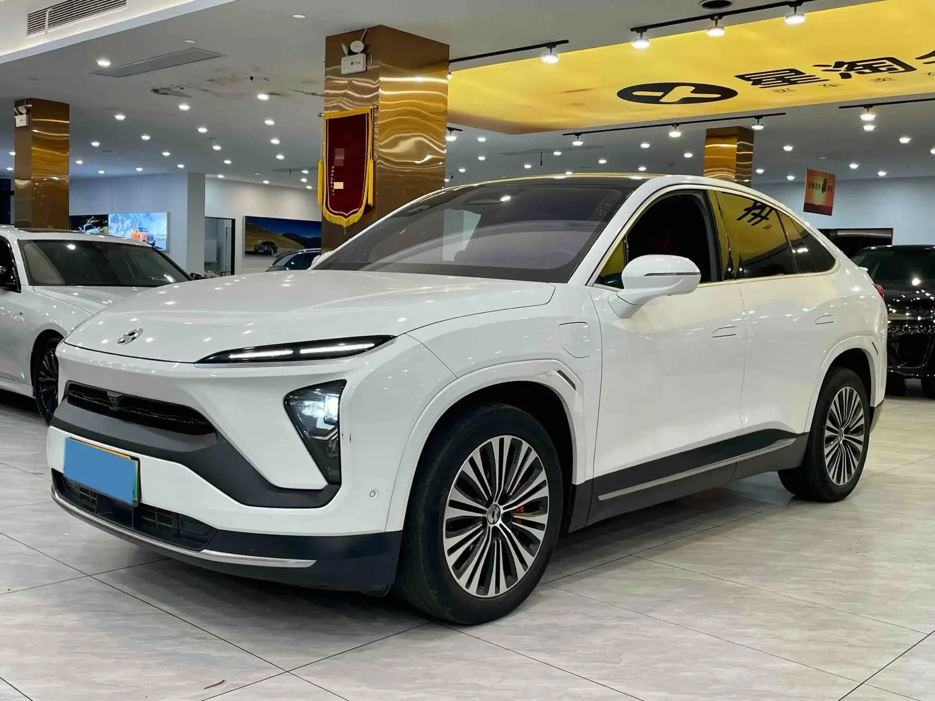 2020 NIO EC6 view 1
