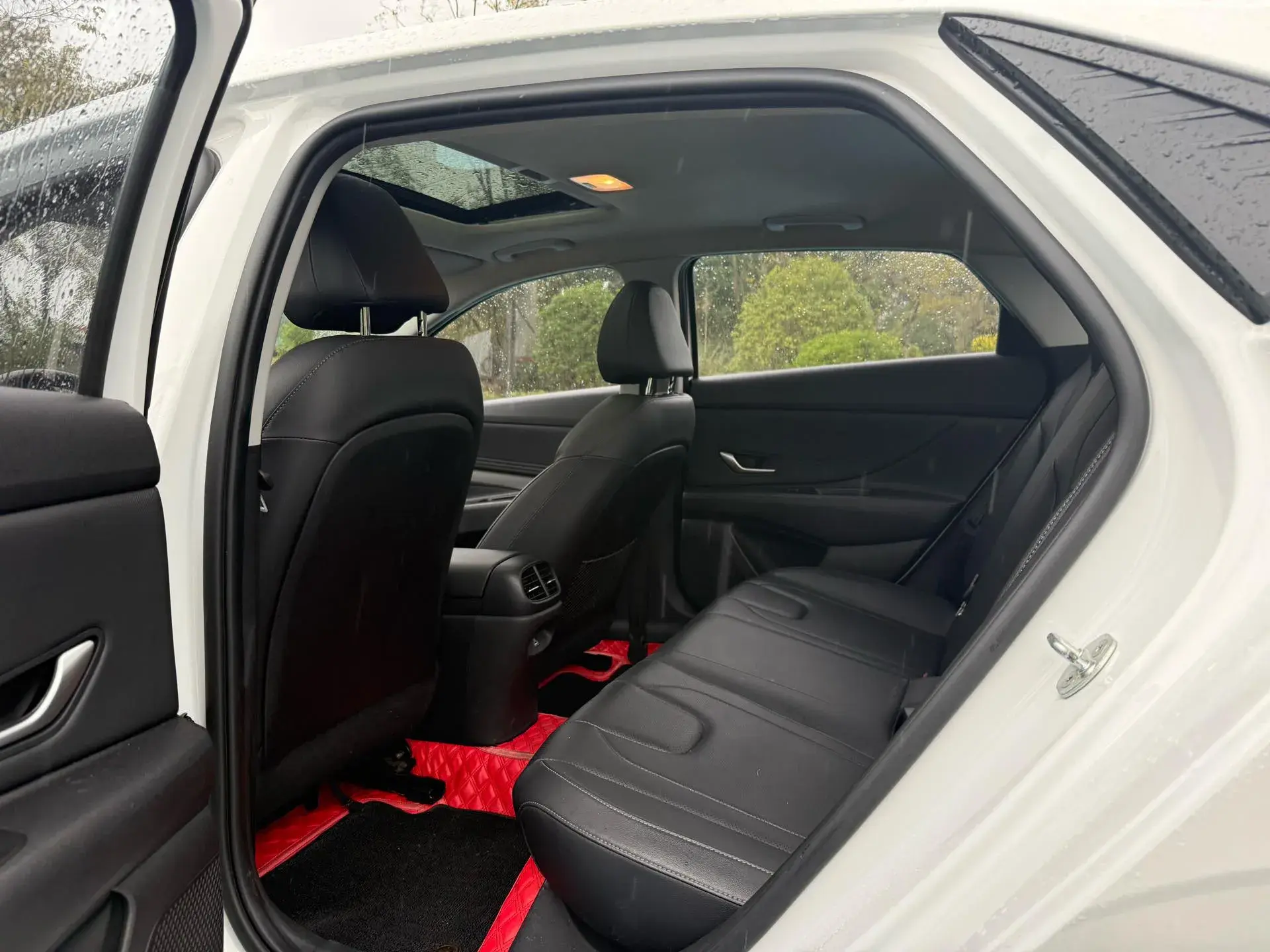 2022 HYUNDAI ELANTRA thumbnail 4