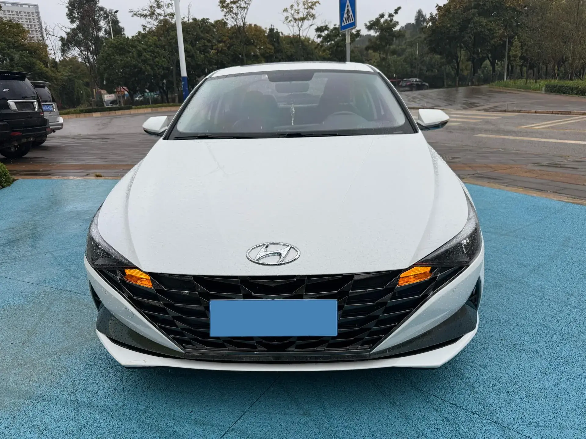 2022 HYUNDAI ELANTRA thumbnail 2