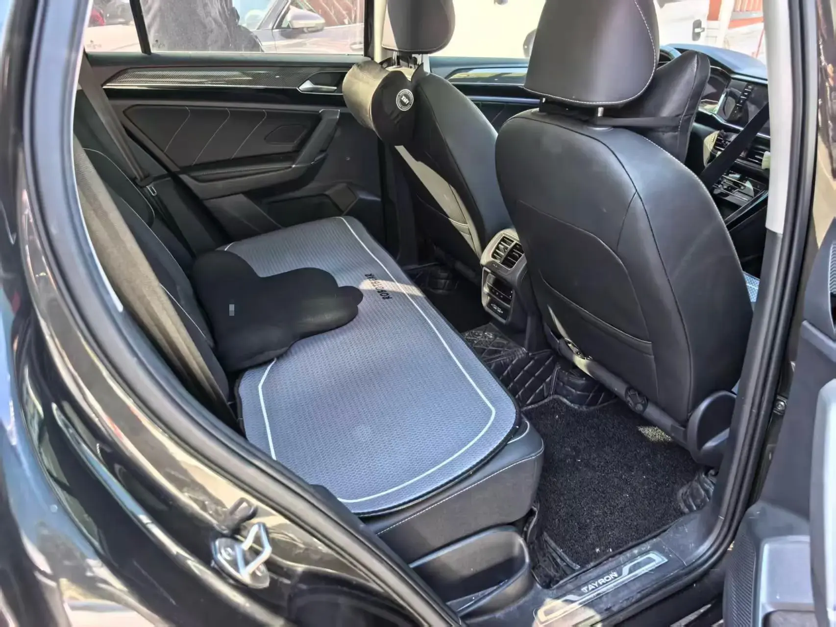 2020 VOLKSWAGEN TAYRON thumbnail 3