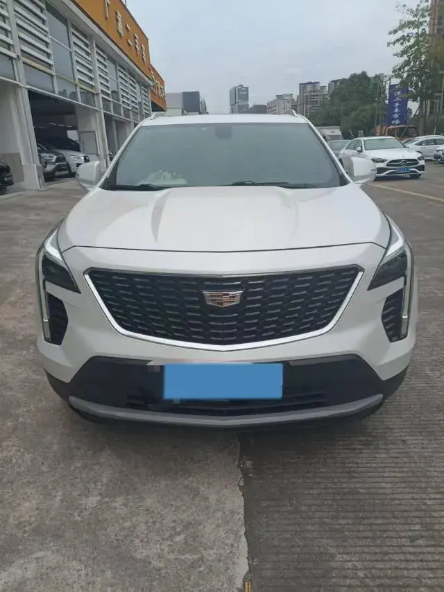2018 CADILLAC XT4 thumbnail 2