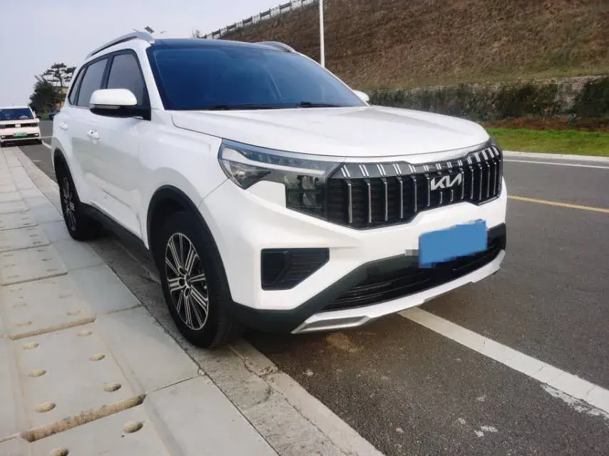 2021 KIA SPORTAGE thumbnail 3