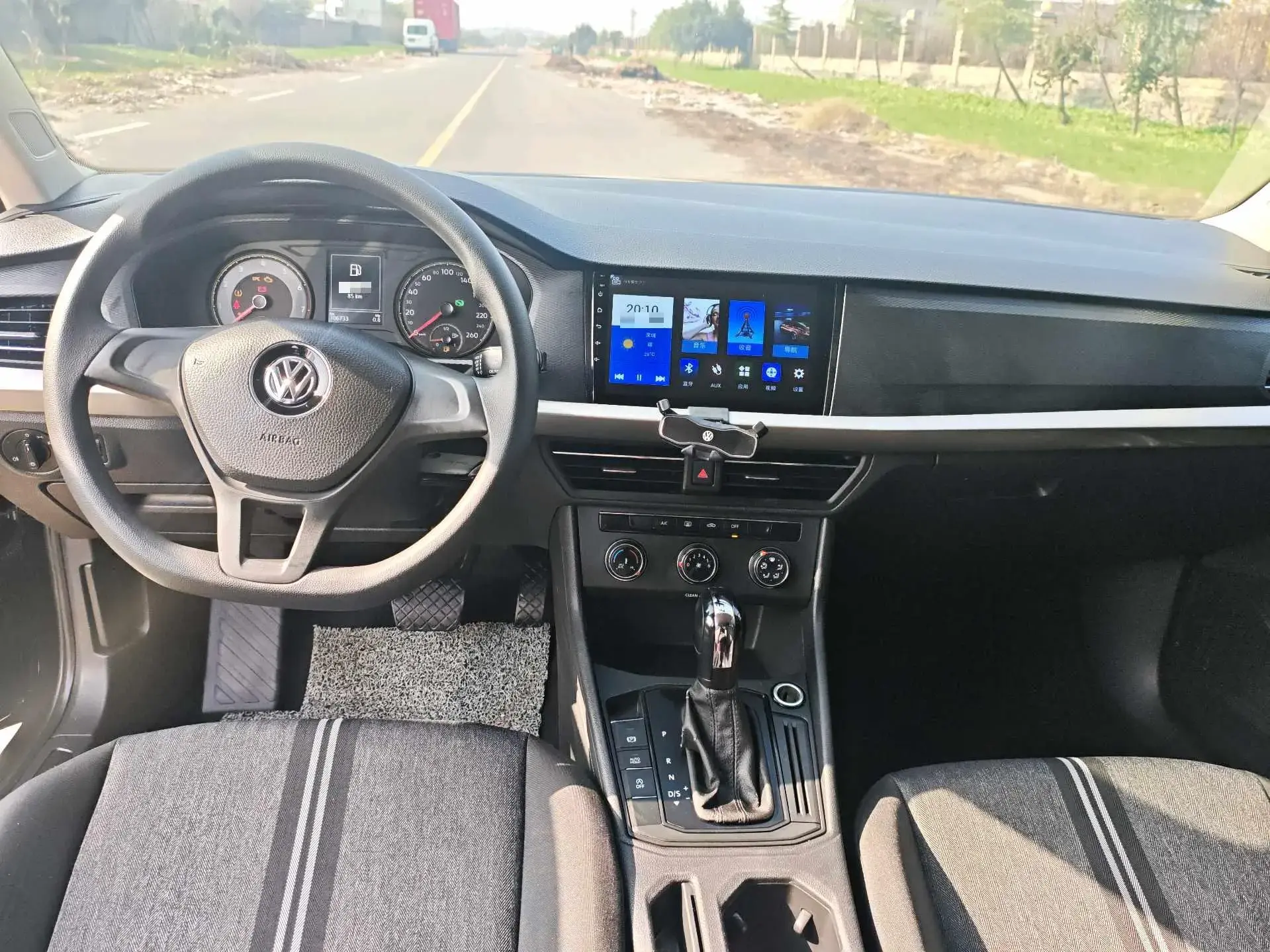 2018 VOLKSWAGEN LAVIDA thumbnail 4