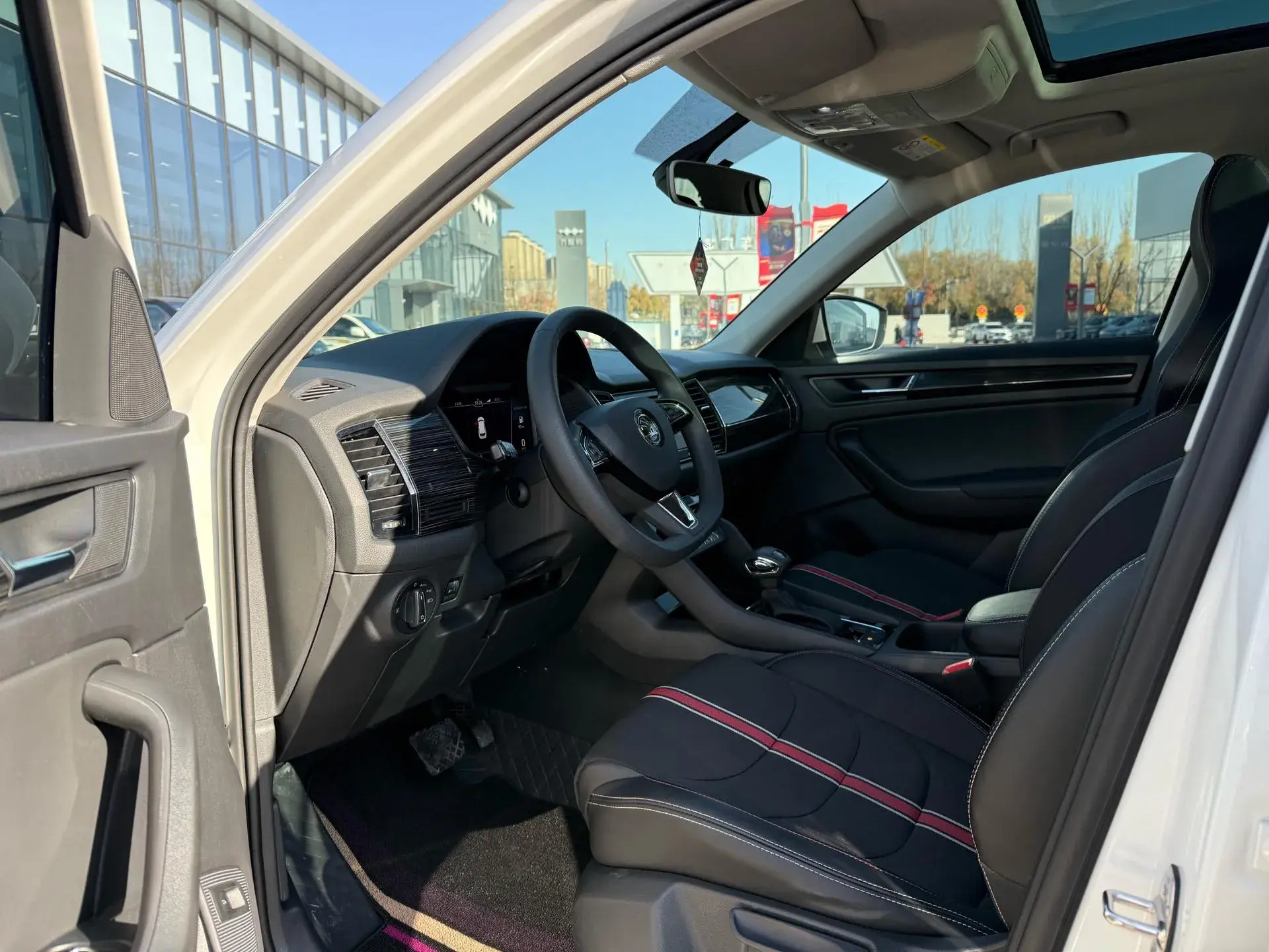 2019 SKODA KODIAK thumbnail 4