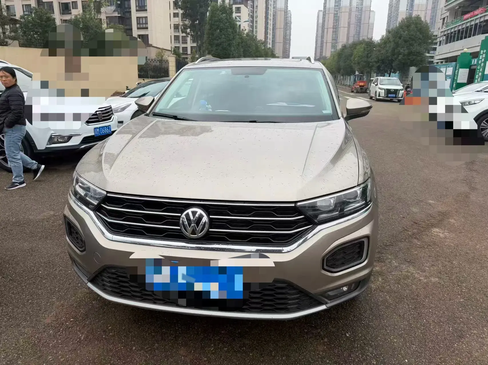 2019 VOLKSWAGEN T-ROC thumbnail 2