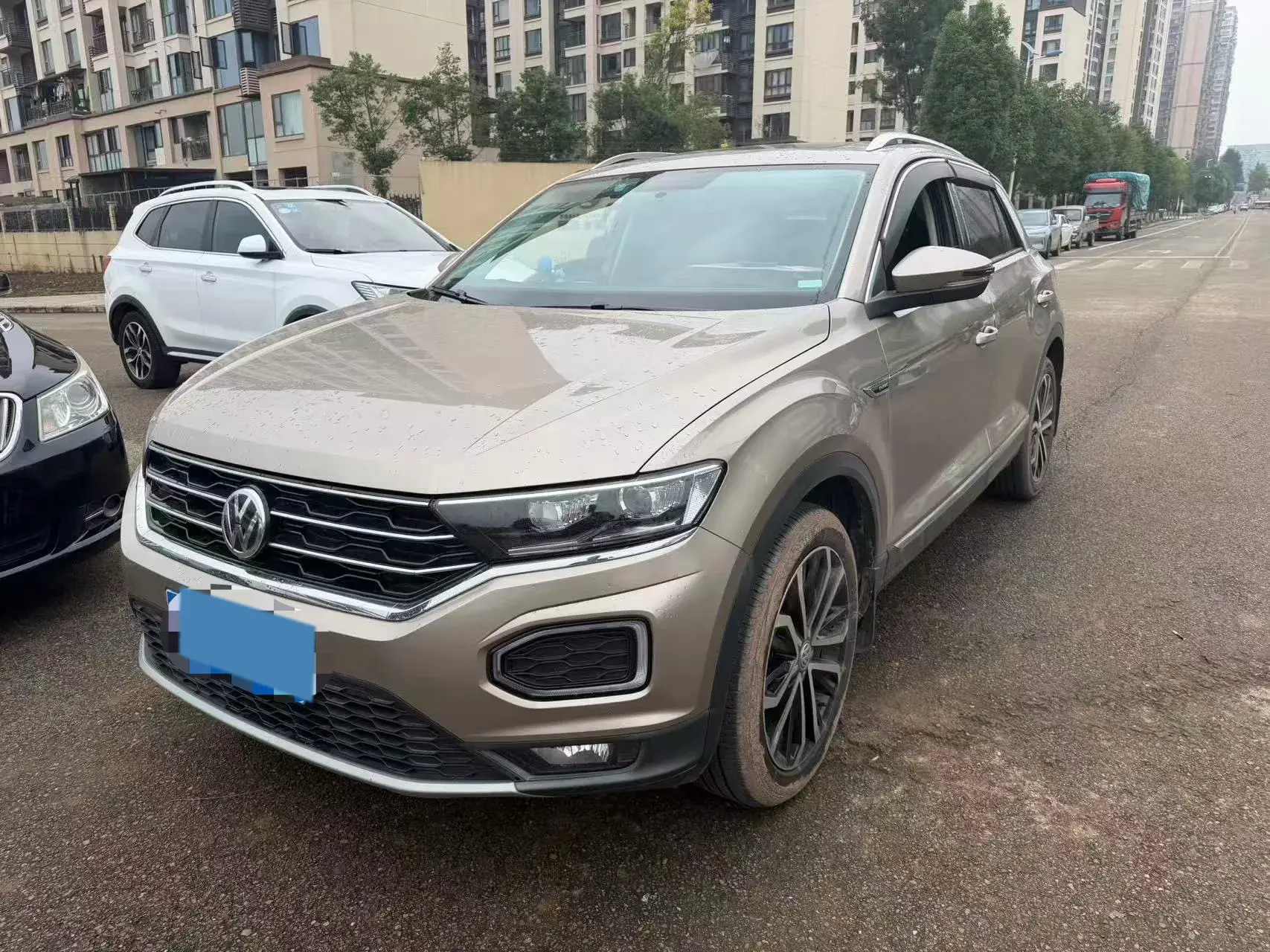 2019 VOLKSWAGEN T-ROC view 1