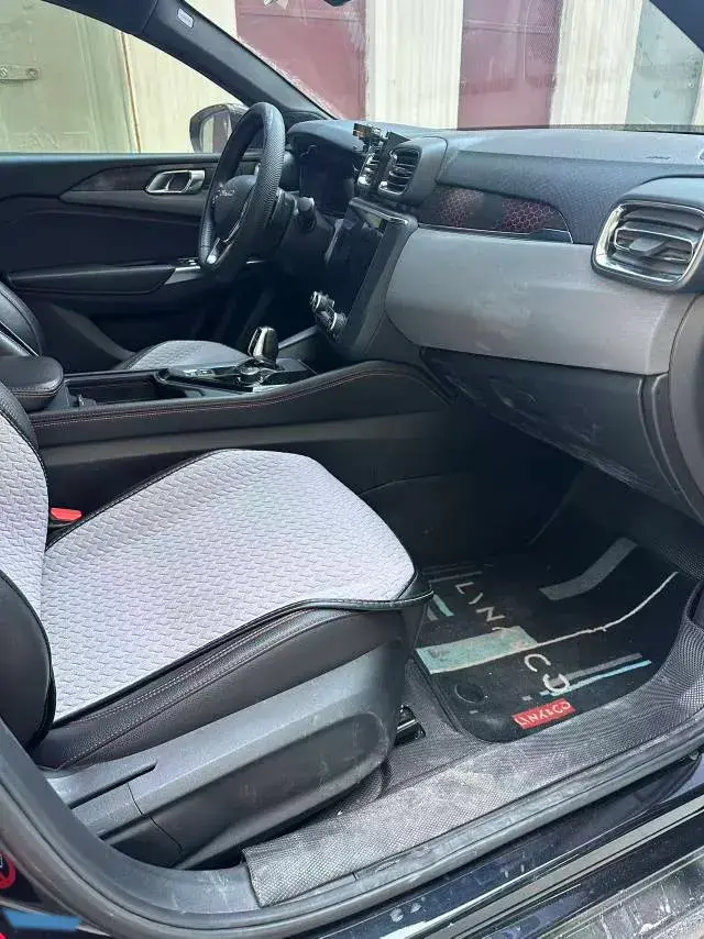 2020 LYNK&CO 03 thumbnail 4