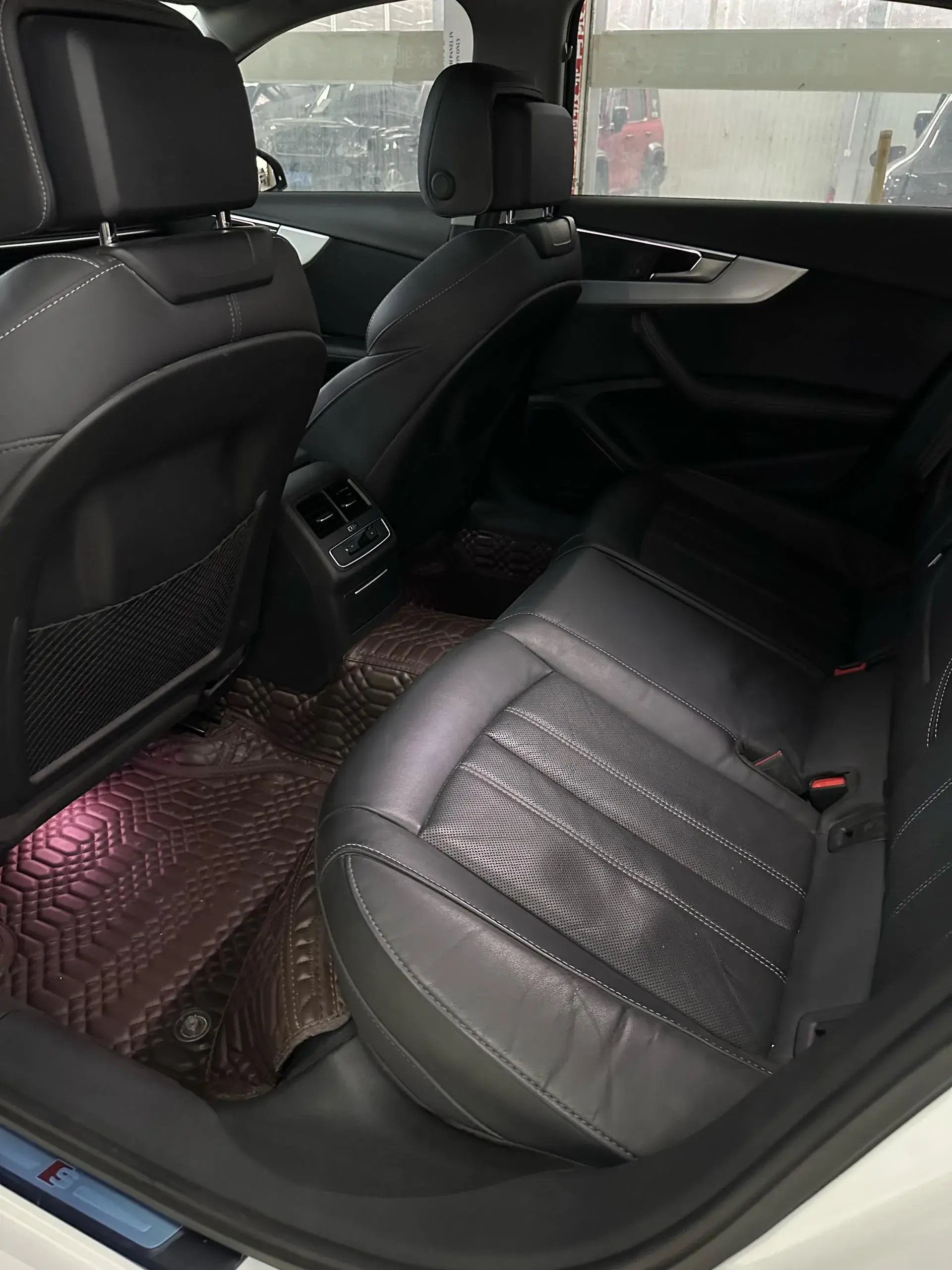 2022 AUDI A4L thumbnail 3