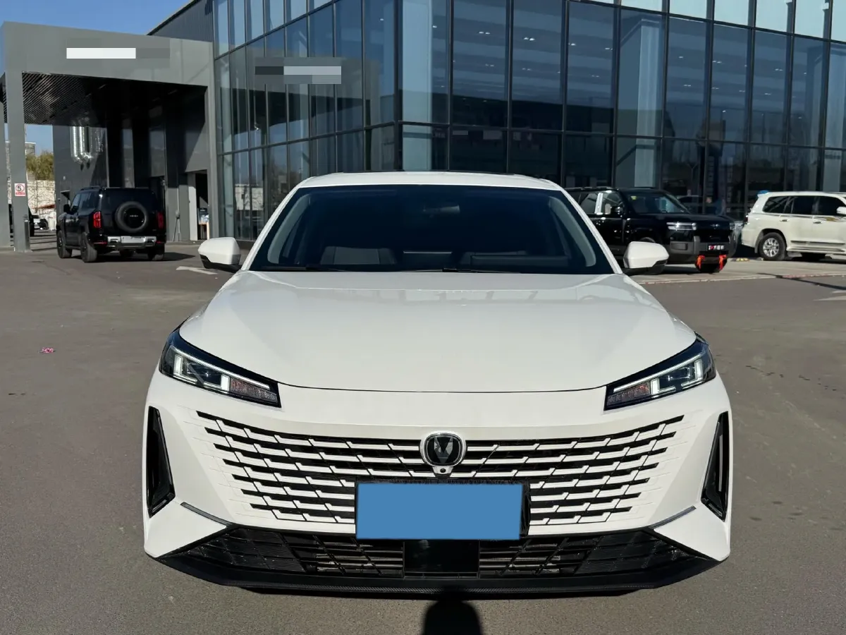 2023 ChangAn Lamore 1.5T 170HP L4 7DCT,autocango,china used car exporter,china ev exporter,chinese used car exporter,chinese used ev exporter