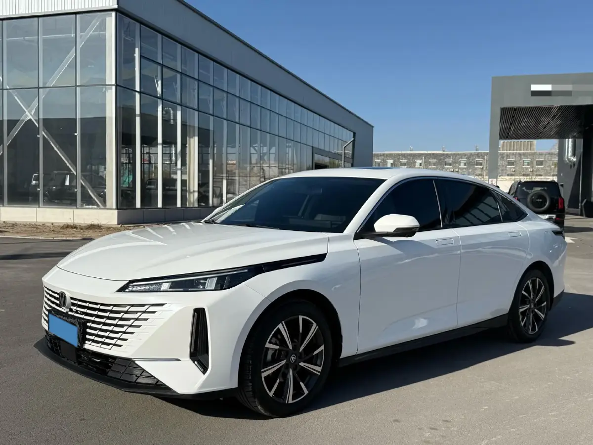 2023 ChangAn Lamore 1.5T 170HP L4 7DCT