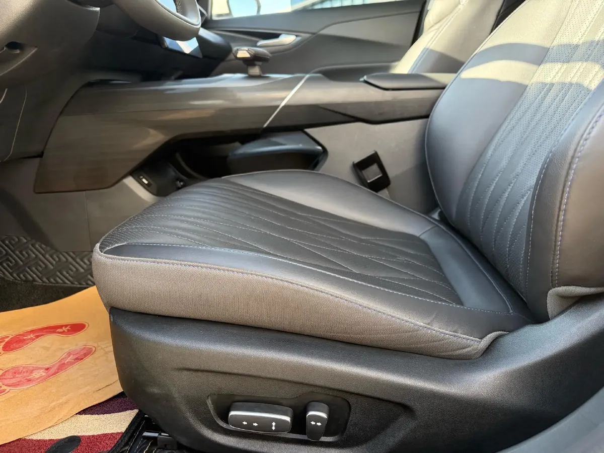 2023 ChangAn Lamore 1.5T 170HP L4 7DCT,autocango,china used car exporter,china ev exporter,chinese used car exporter,chinese used ev exporter