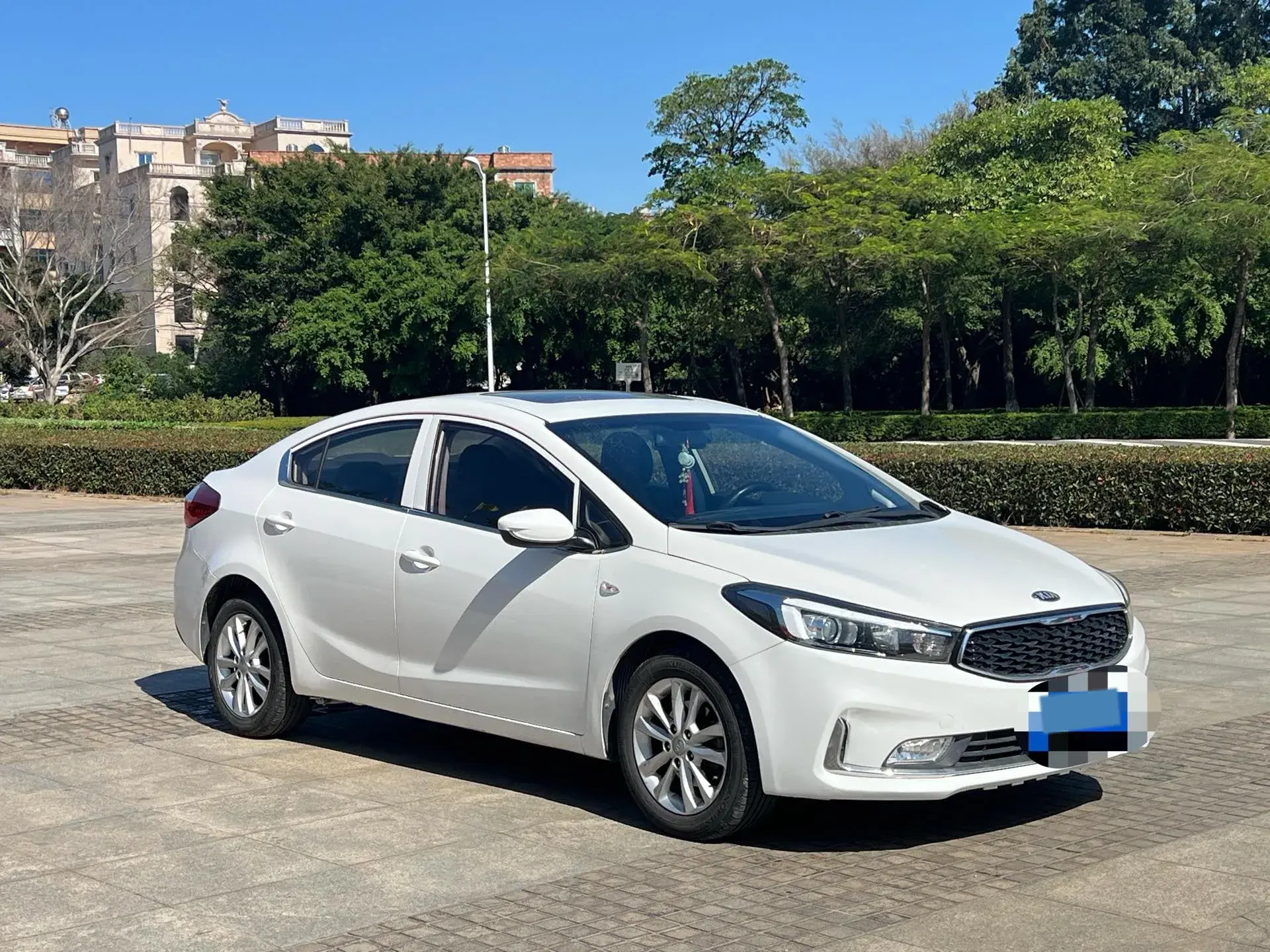 2016 KIA K3 thumbnail 3