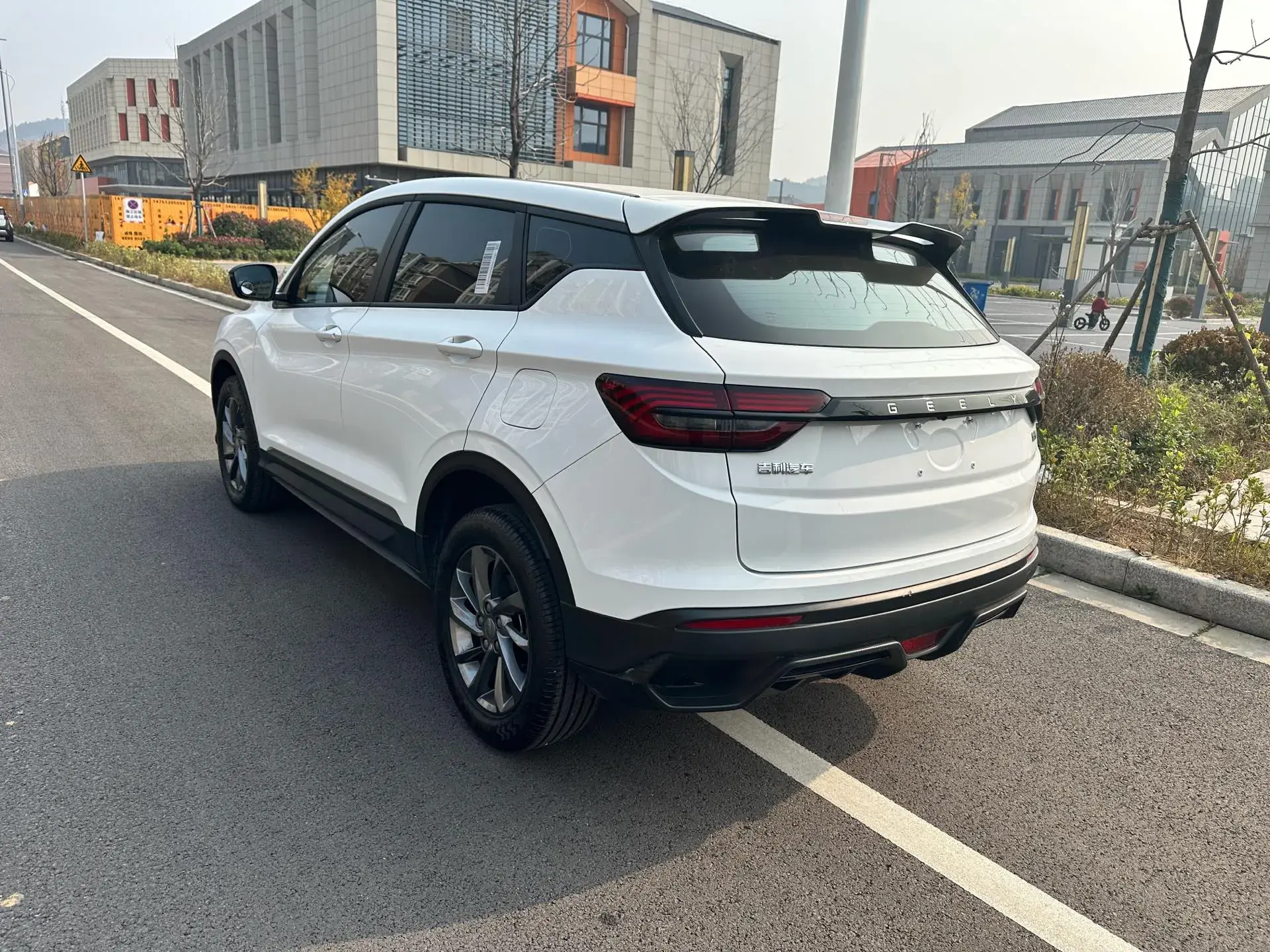 2025 GEELY COOLRAY thumbnail 3