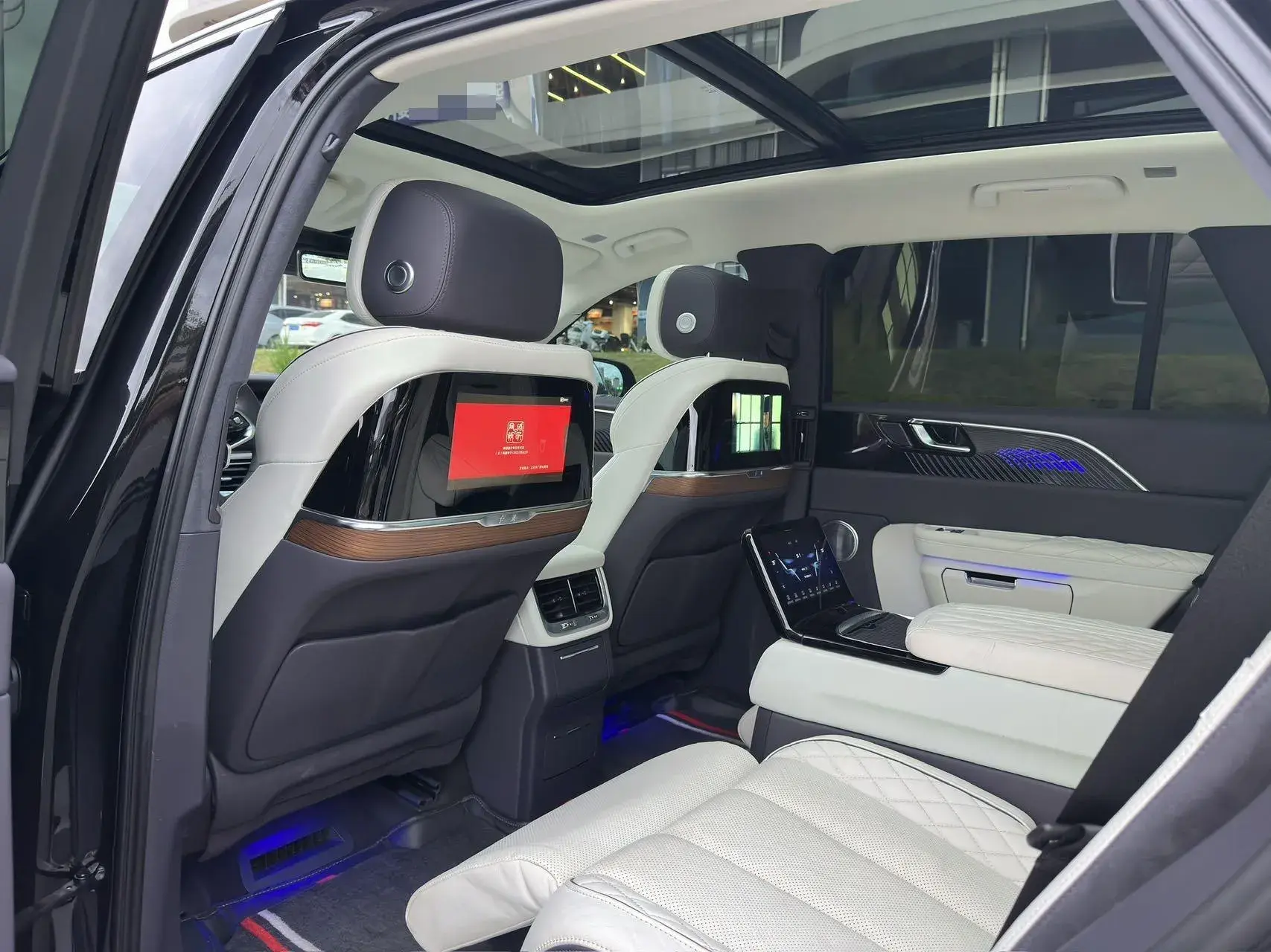 2021 HONGQI E-HS9 thumbnail 4