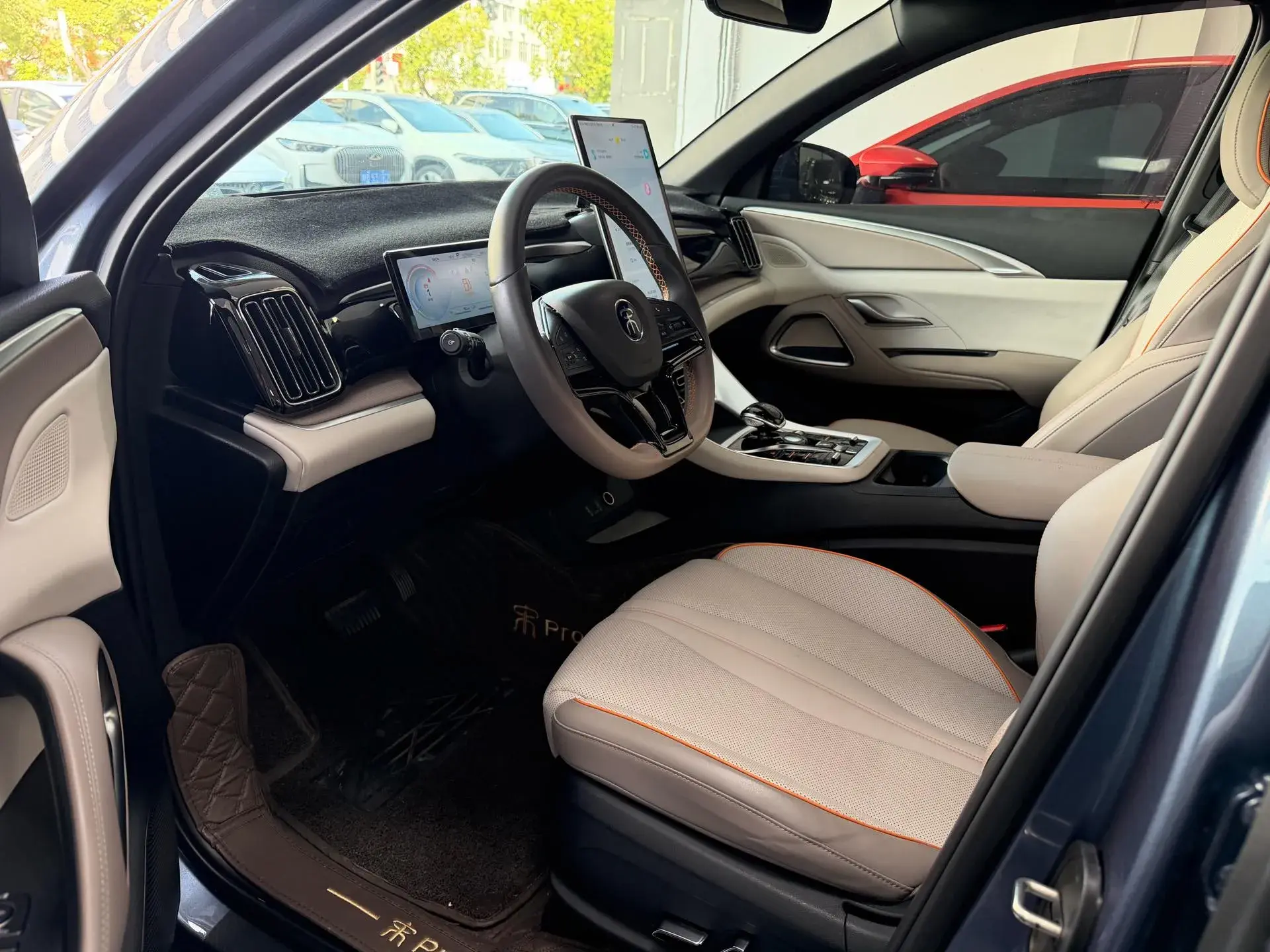 2023 BYD SONG thumbnail 3