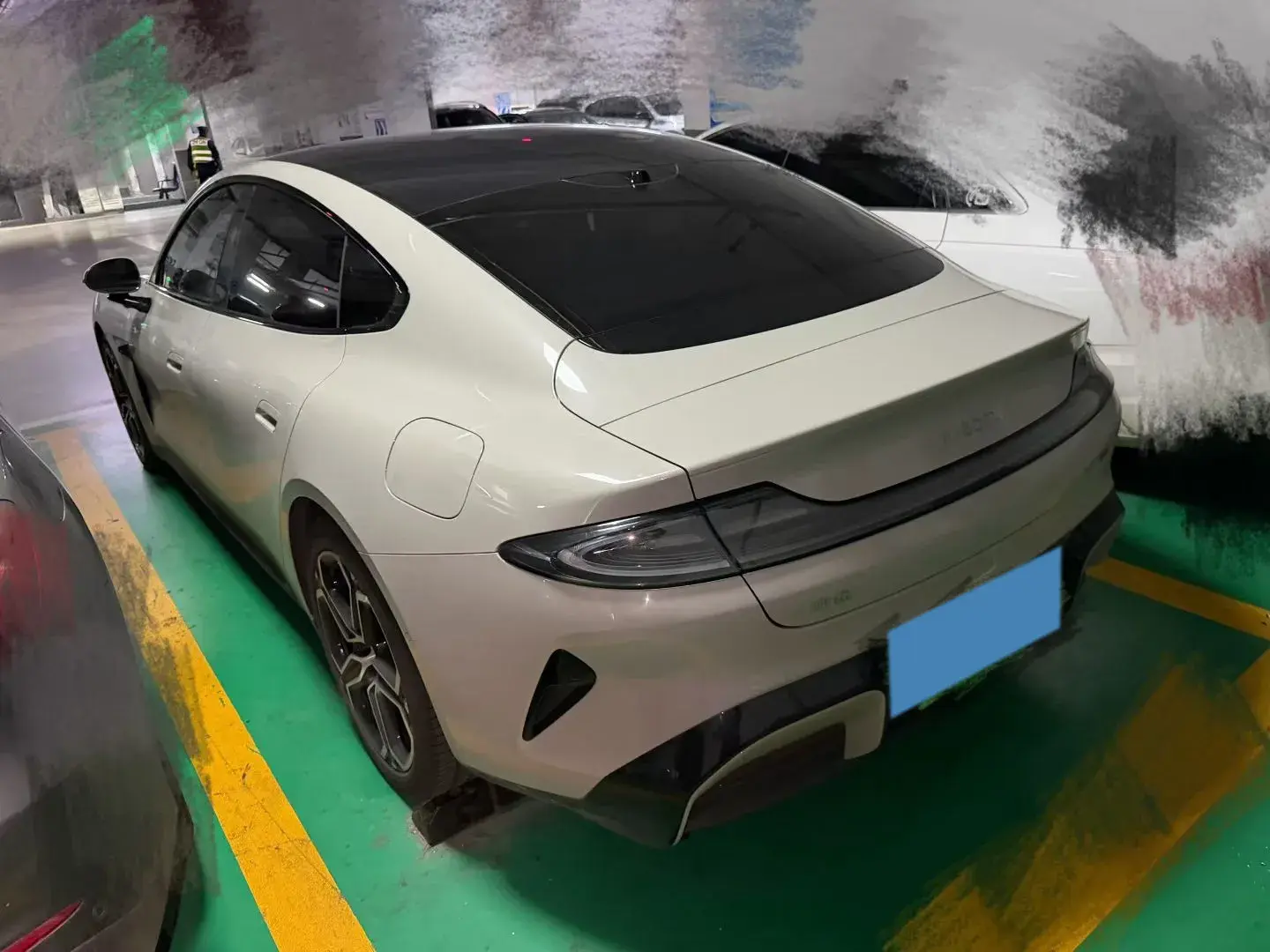 2024 MI SU7 thumbnail 3