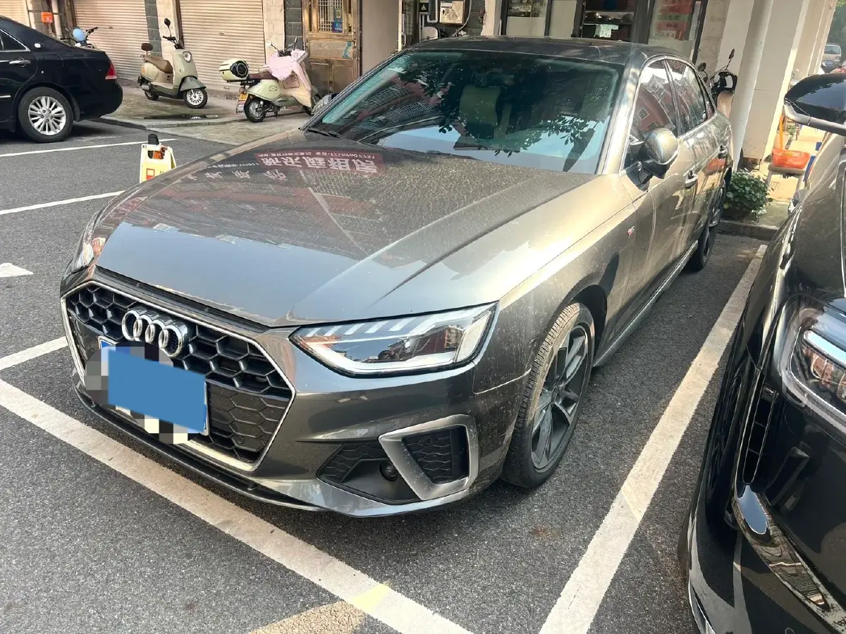 2022 Audi A4L 2.0T 190HP L4 7DCT