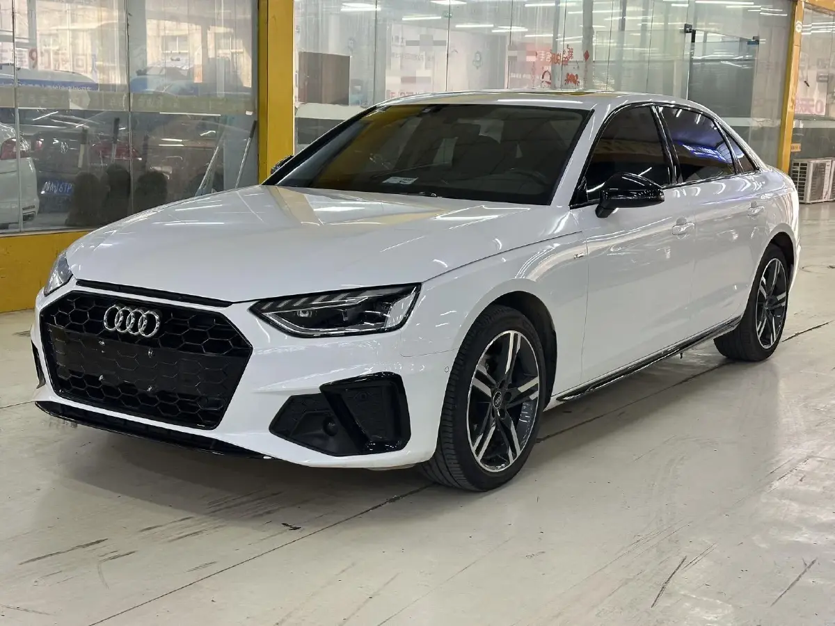 2022 Audi A4L 2.0T 190HP L4 7DCT