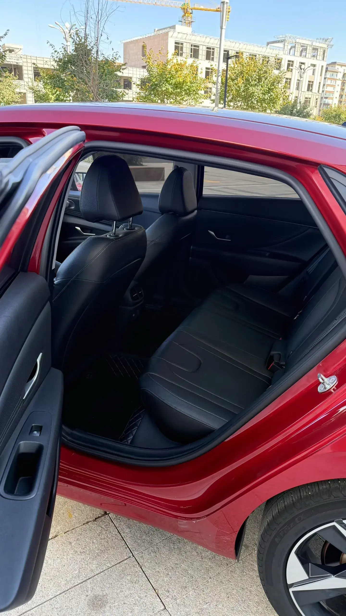 2021 HYUNDAI ELANTRA thumbnail 4