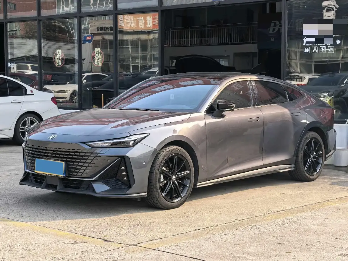 2023 ChangAn UNI-V 1.5T 188HP L4 7DCT