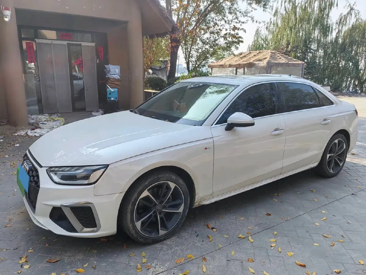 2022 Audi A4L 2.0T 190HP L4 7DCT