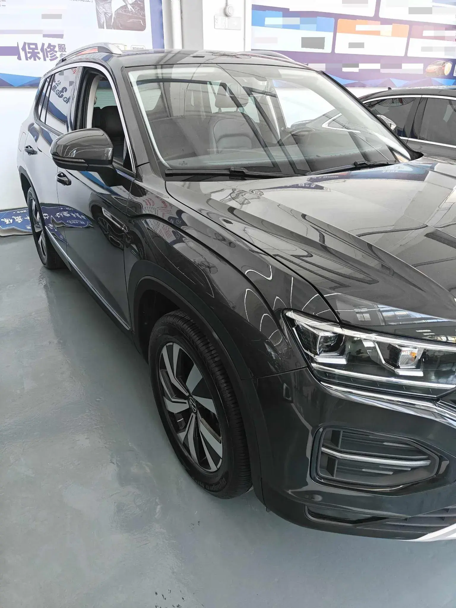 2023 VOLKSWAGEN TAYRON thumbnail 3