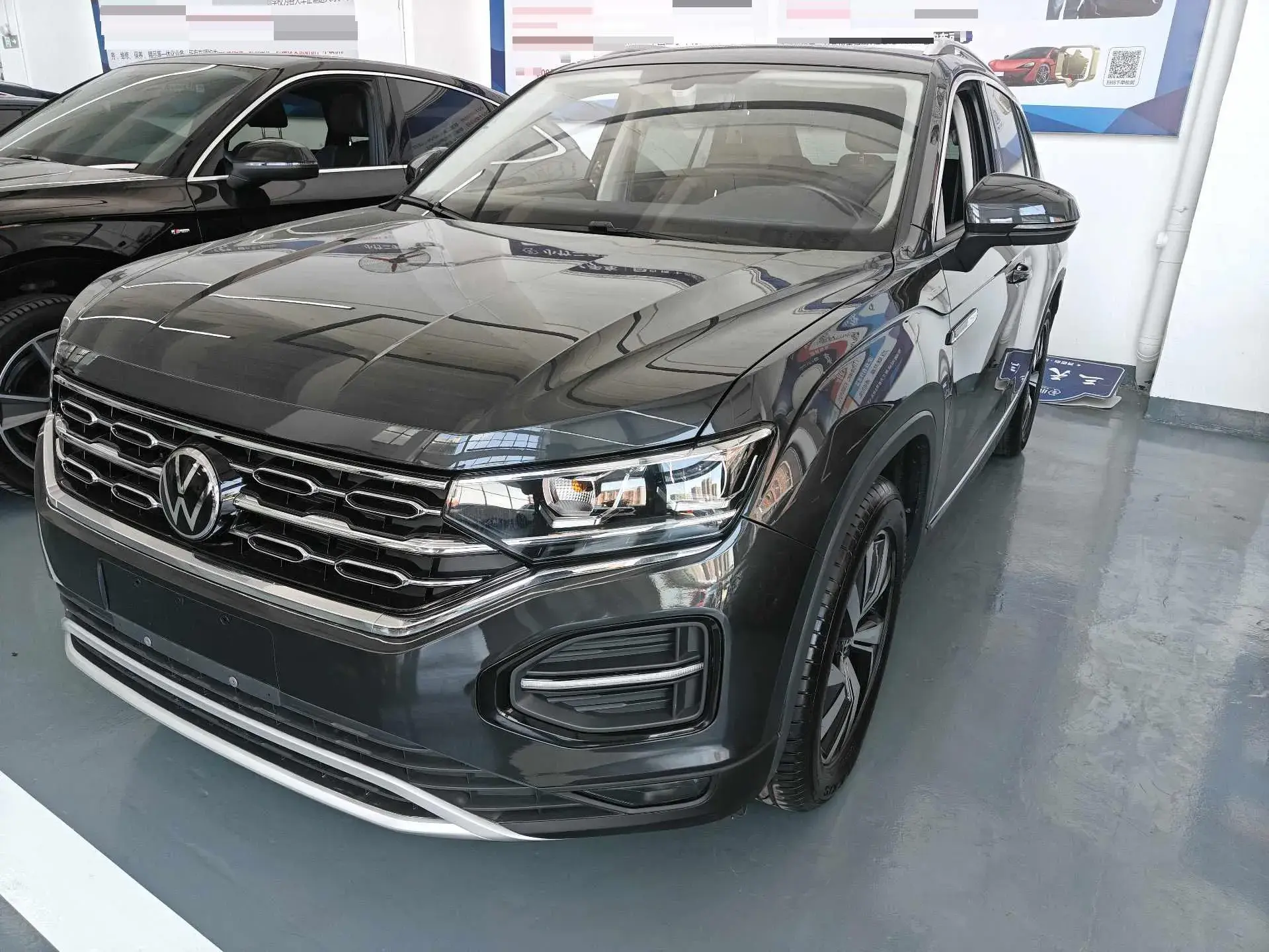 2023 VOLKSWAGEN TAYRON view 1