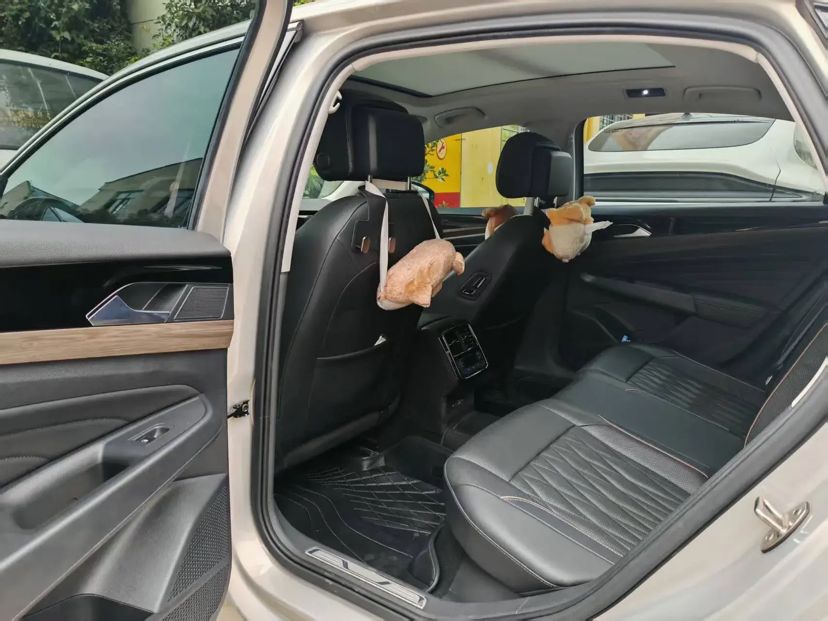 2020 VOLKSWAGEN PASSAT thumbnail 2