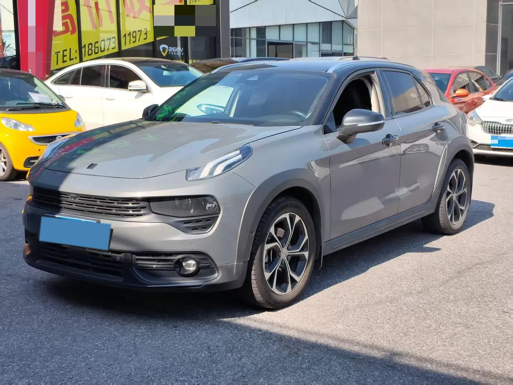 2018 LYNK&CO 02 view 1